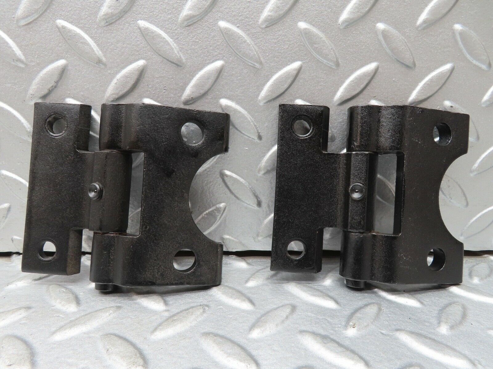 17829 Mercedes-Benz W116 450SEL Door Hinges Front Right