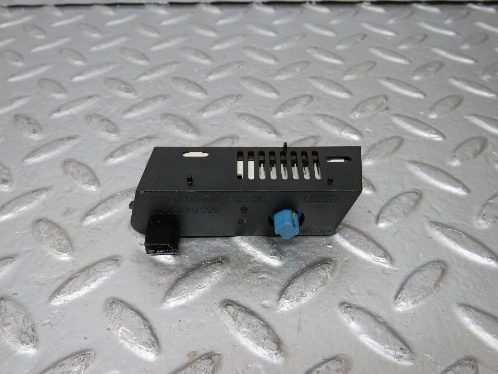 24946 Mercedes-Benz W140 S320 Parking Sensor Display Light 0005427923