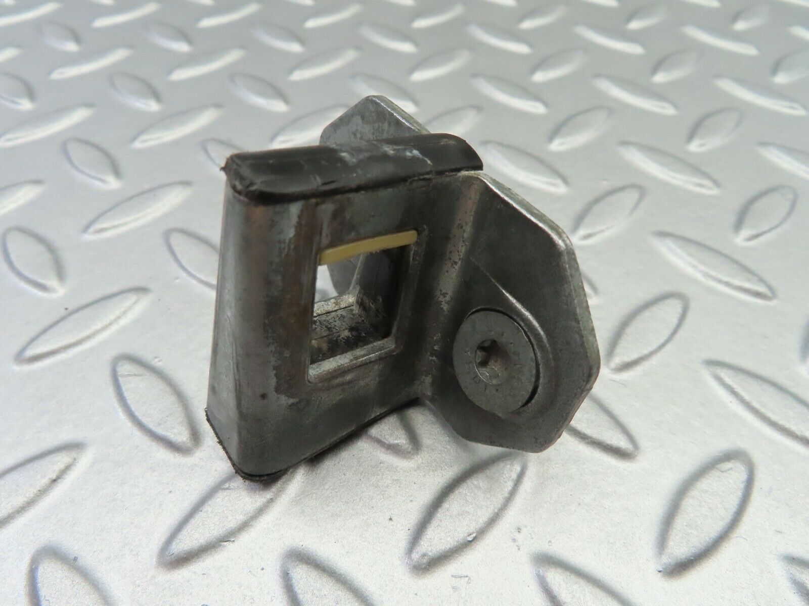 6760 Mercedes-Benz S124 E220 Wagon Door Lock Latch