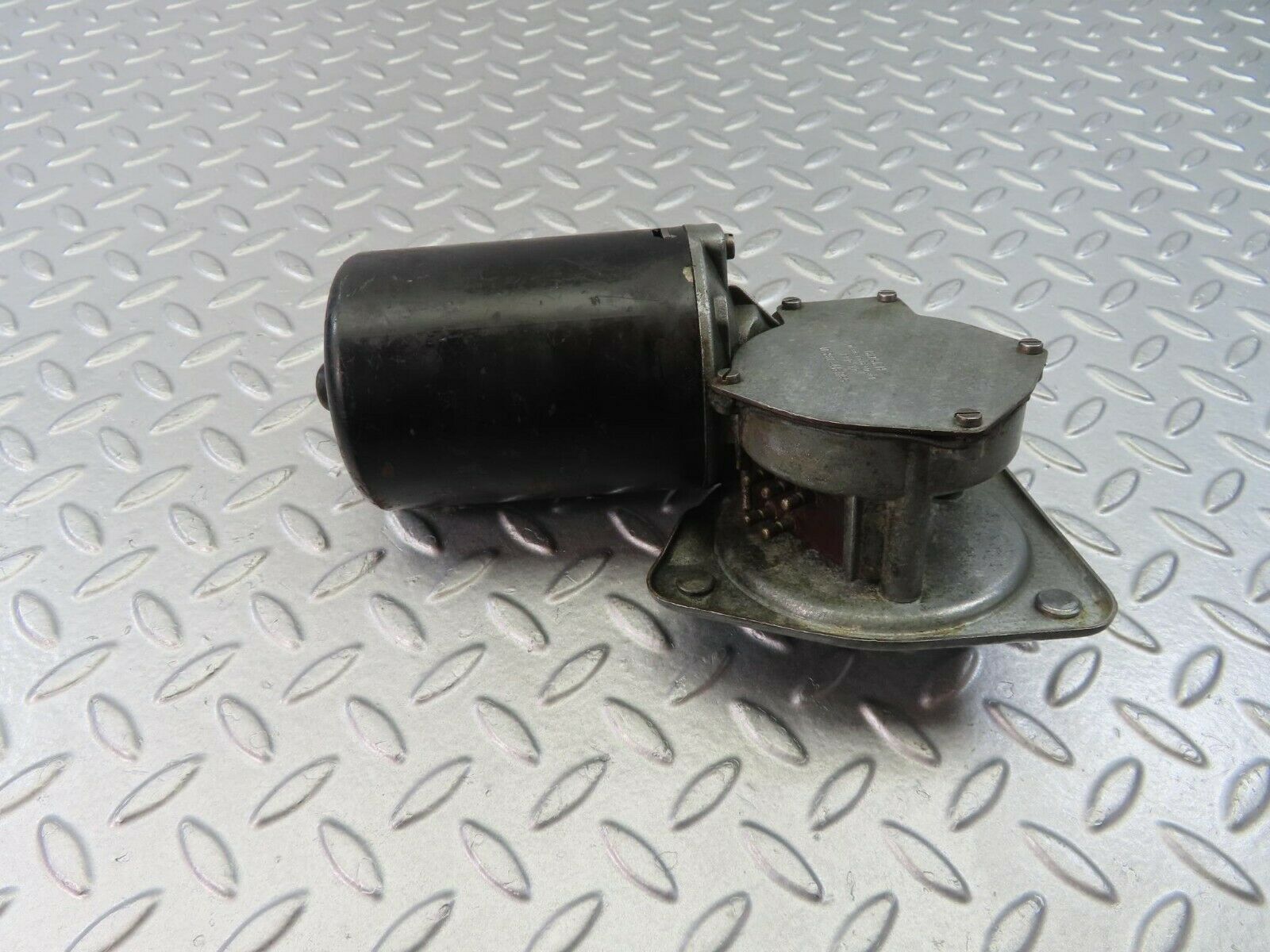 8907 Mercedes-Benz W108 Wiper Motor Bosch 0390446050
