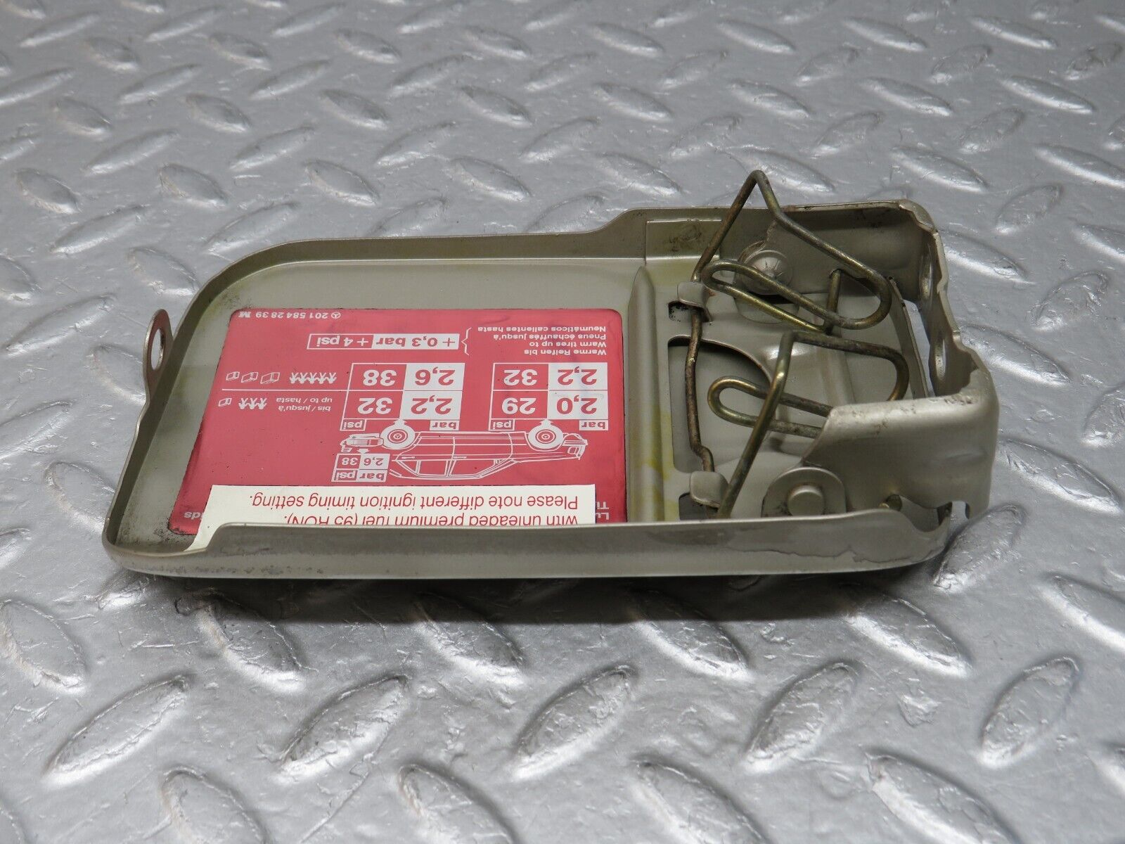 36548 Mercedes-Benz W201 190E 2.0L Fuel Tank Flap Cap 2015842839