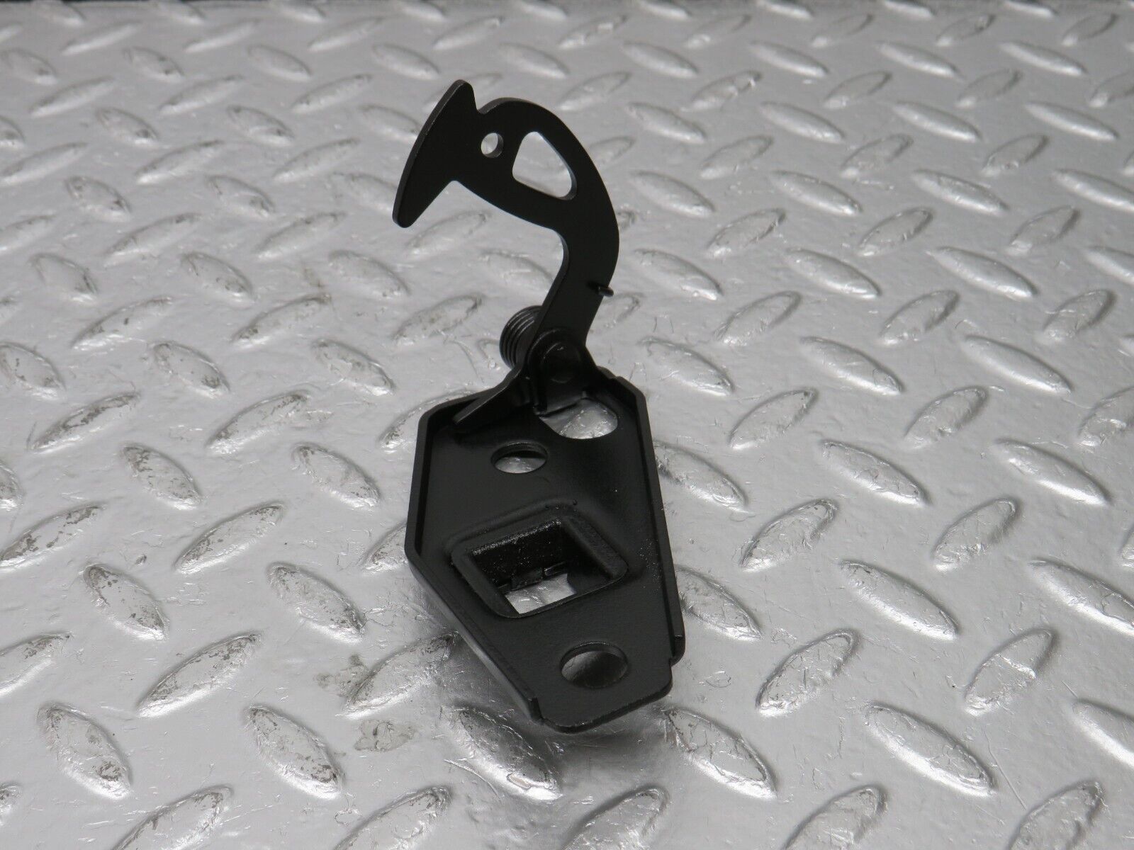 33788 Mercedes-Benz W201 190E 2.0L Bonnet Safety Latch 2018800560