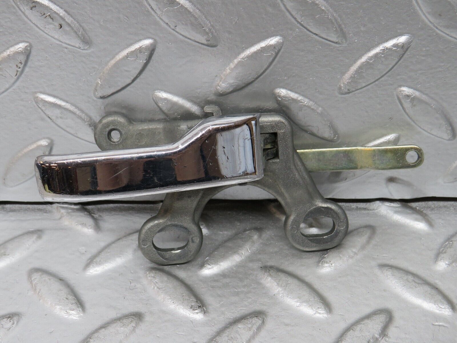 29689 Mercedes-Benz W123 230E Front Right Door Opener Door Handle