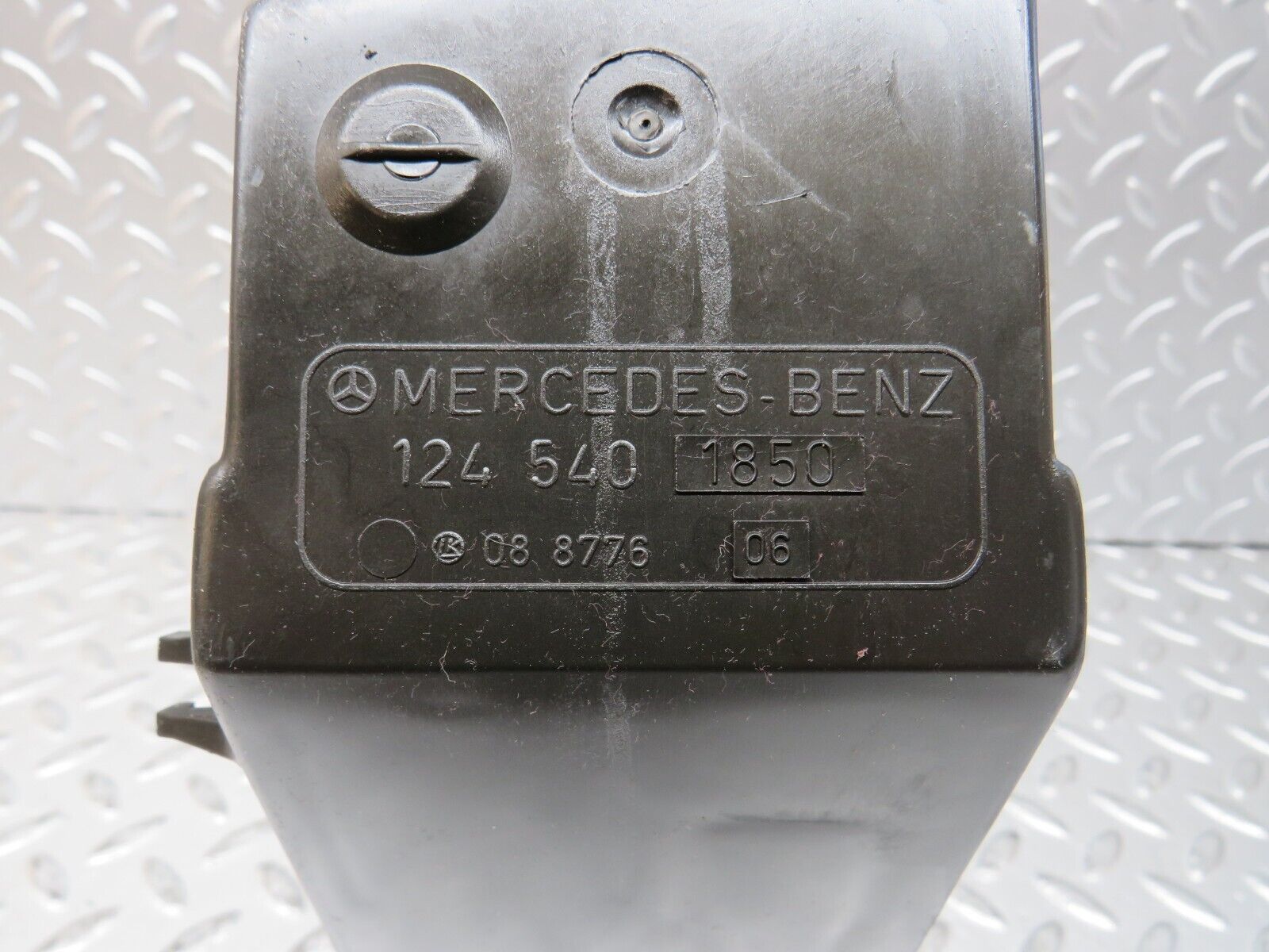 27792 Mercedes-Benz S124 300TE Wagon Fuse Box 1245401850