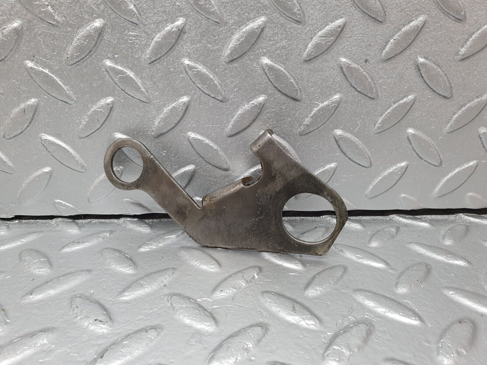 40877 Mercedes-Benz W123 240D Engine Lifting Eye Hook