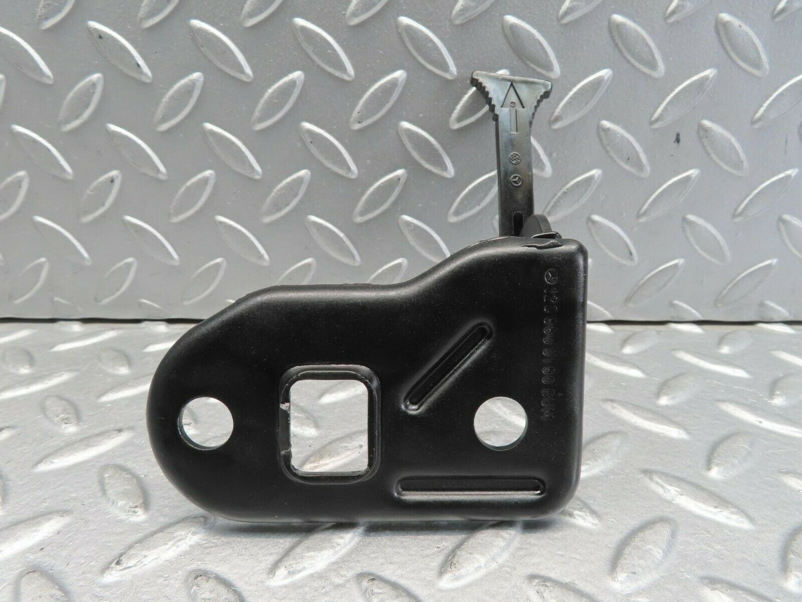 11555 Mercedes-Benz C123 230CE Coupe Bonnet Safety Latch