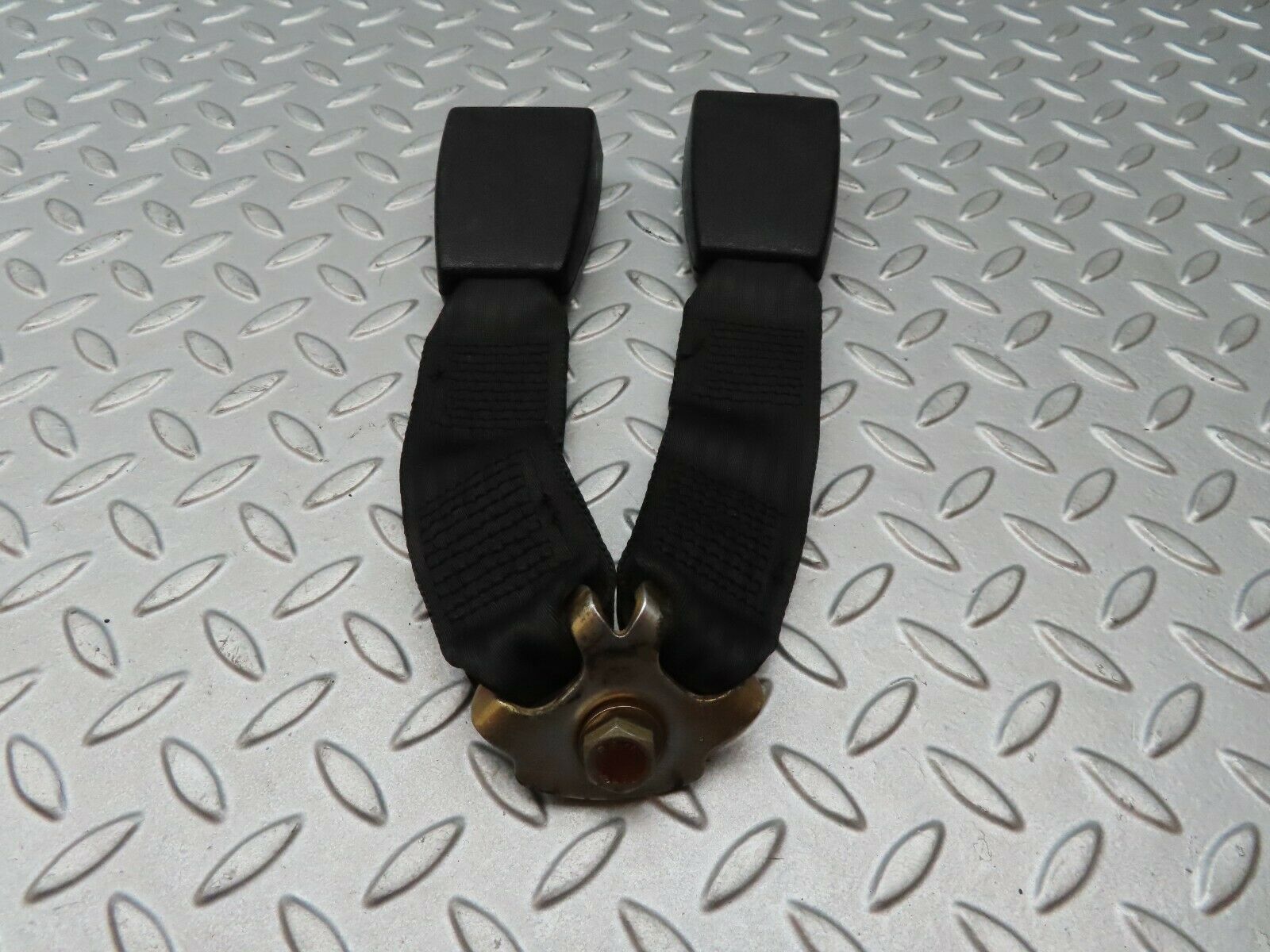 4408 Mercedes-Benz W123 230E Seat Belt Buckle Rear Middle 1238604969