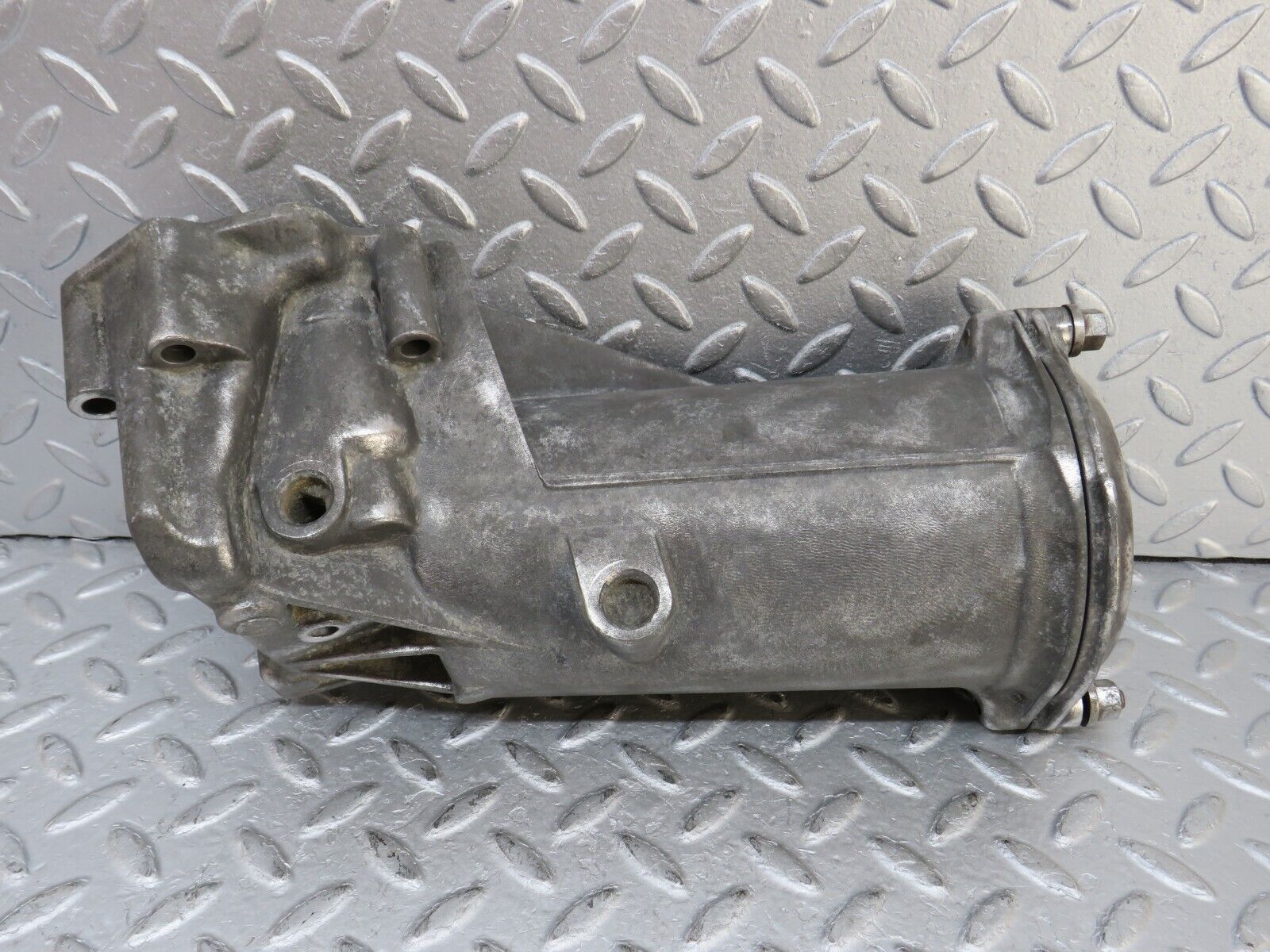 35924 Mercedes-Benz 240D OM616.912 Oil Filter Housing 6151840102 6171840125