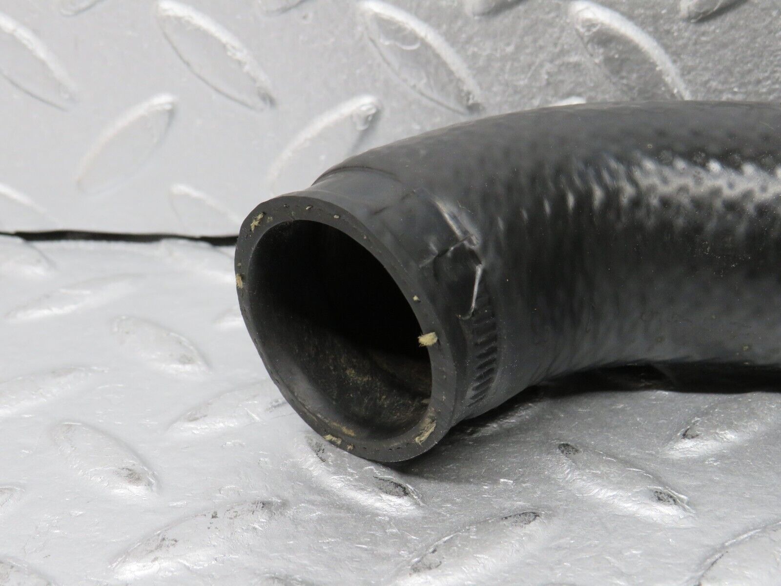 38563 Mercedes-Benz R129 280SL Coupe Radiator Hose Pipe 1042030482