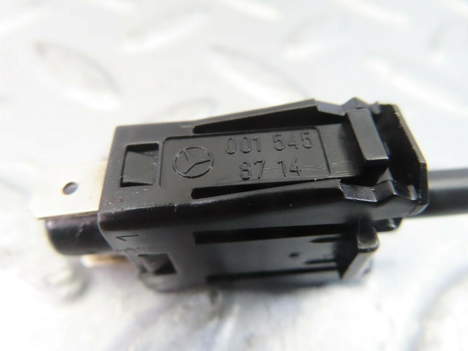 10402 Mercedes-Benz W201 190E Door Contact Switch 0015458714