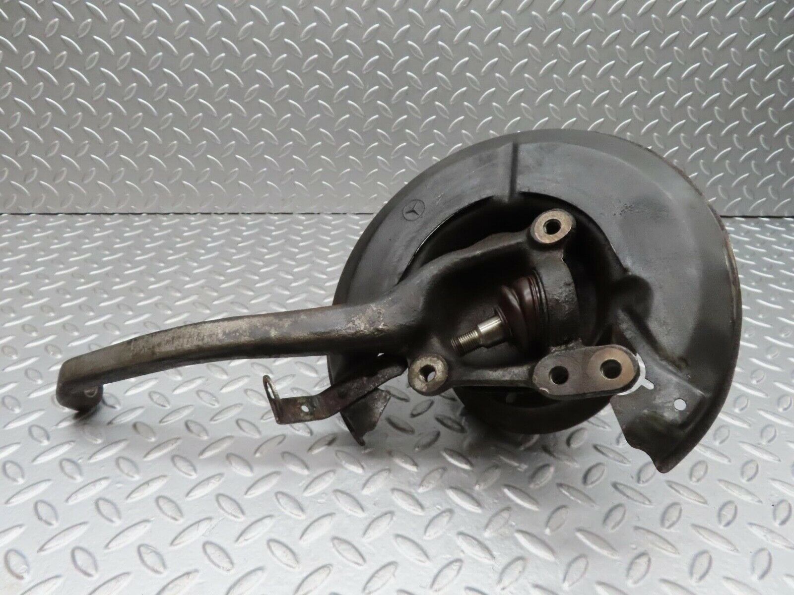 14825 Mercedes-Benz W116 350SE Front Left Wheel Hub