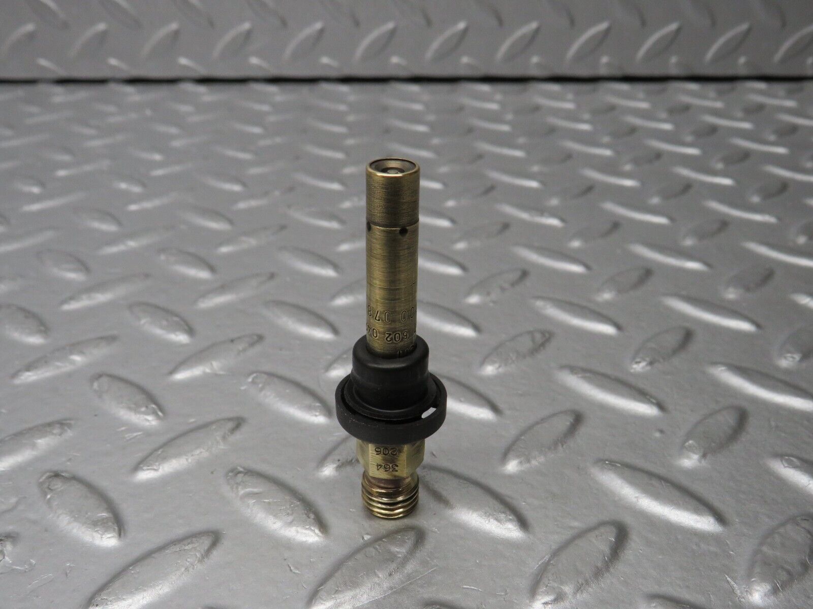 38903 Mercedes-Benz W201 190E 2.6L Fuel Injector Bosch 0000785623 0437502047