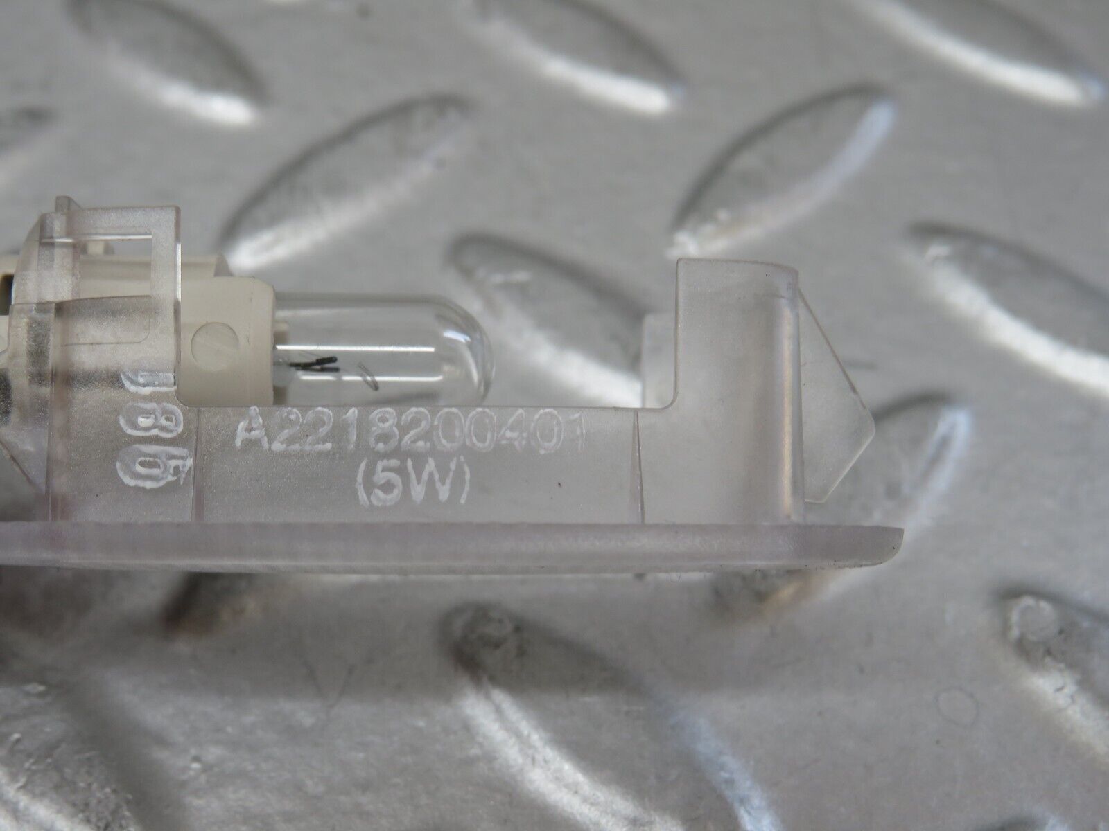 35134 Mercedes-Benz W221 Dome Light 2x 2218200401