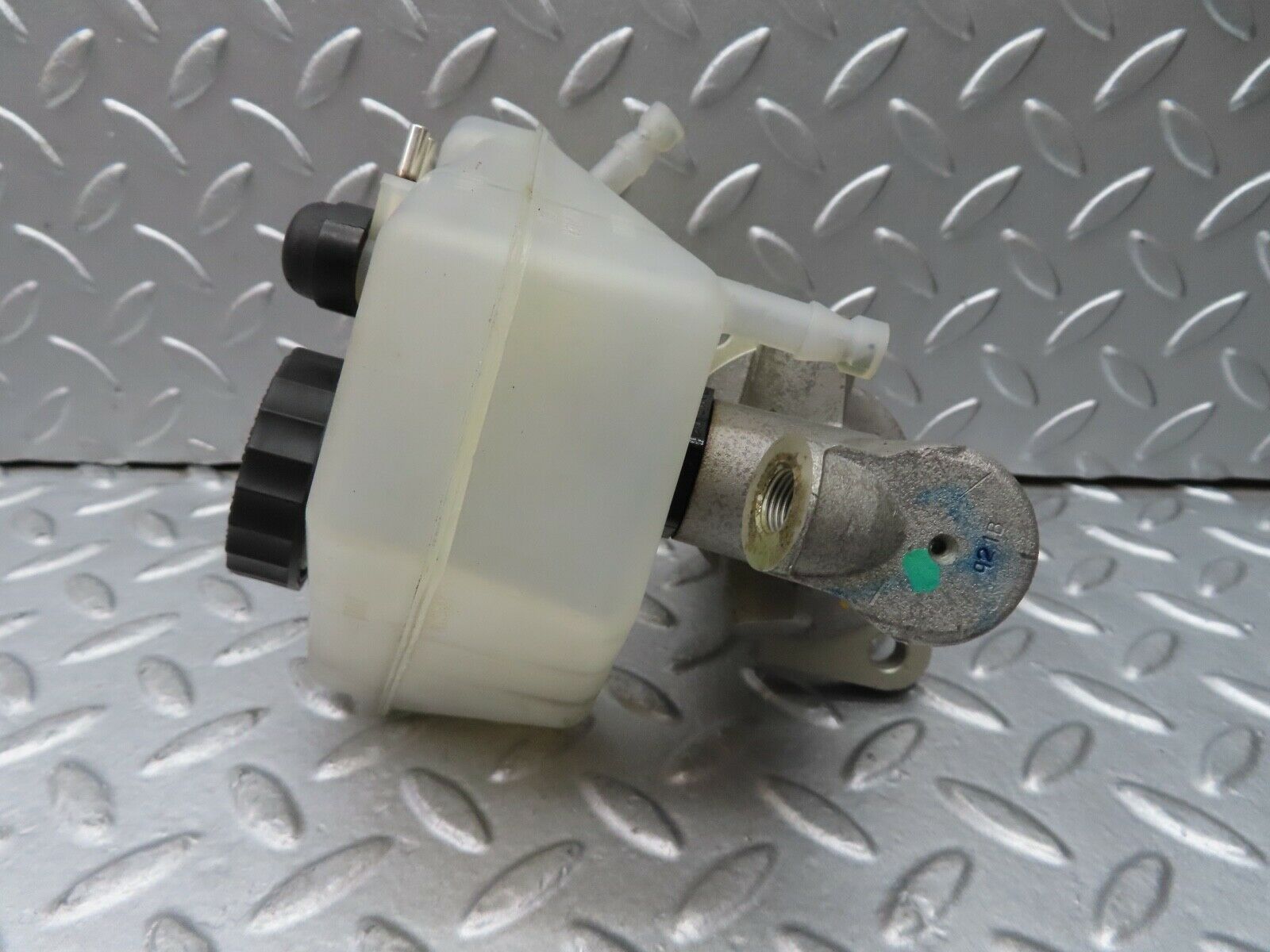 17256 Mercedes-Benz R129 300SL Coupe Brake Master Cylinder With Tank