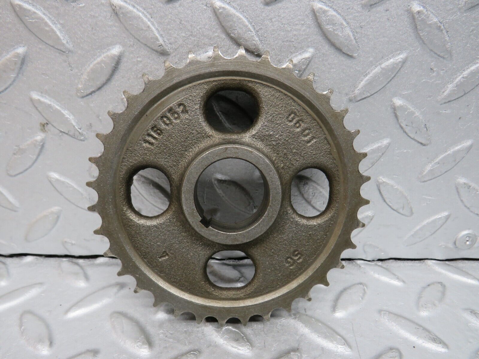 37608 Mercedes-Benz W109 300SEL Camshaft Timing Gear 1160520601