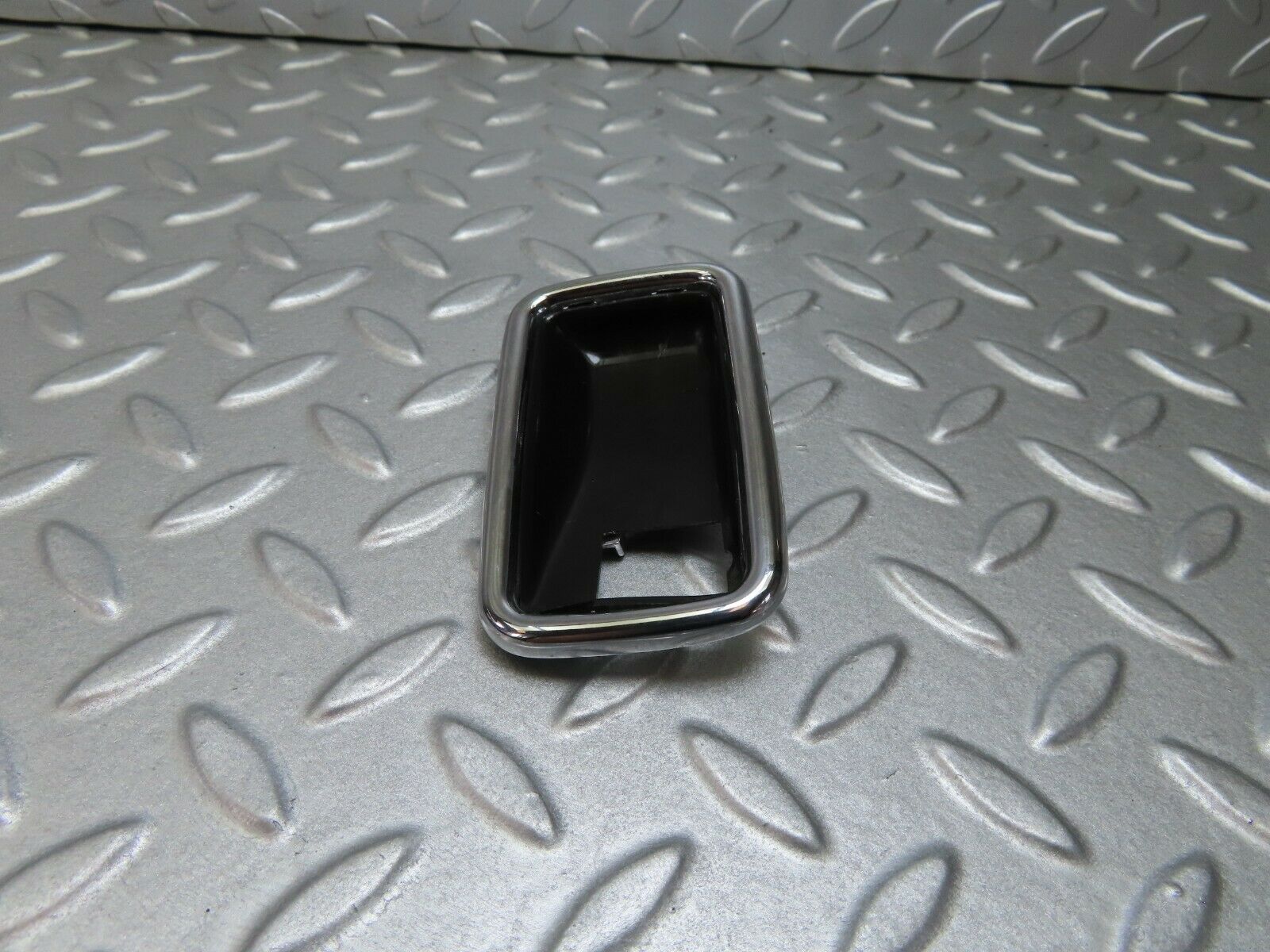 7904 Mercedes-Benz W115 220D Chrome Frame For Door Handle Left 1087660511