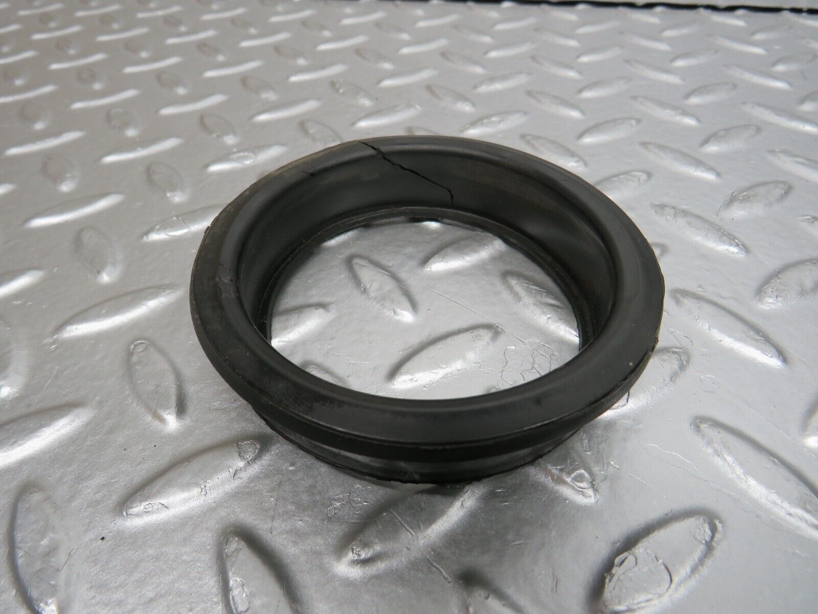 0850 Mercedes-Benz C107 350SLC Coupe Air Filter Housing 4515785126