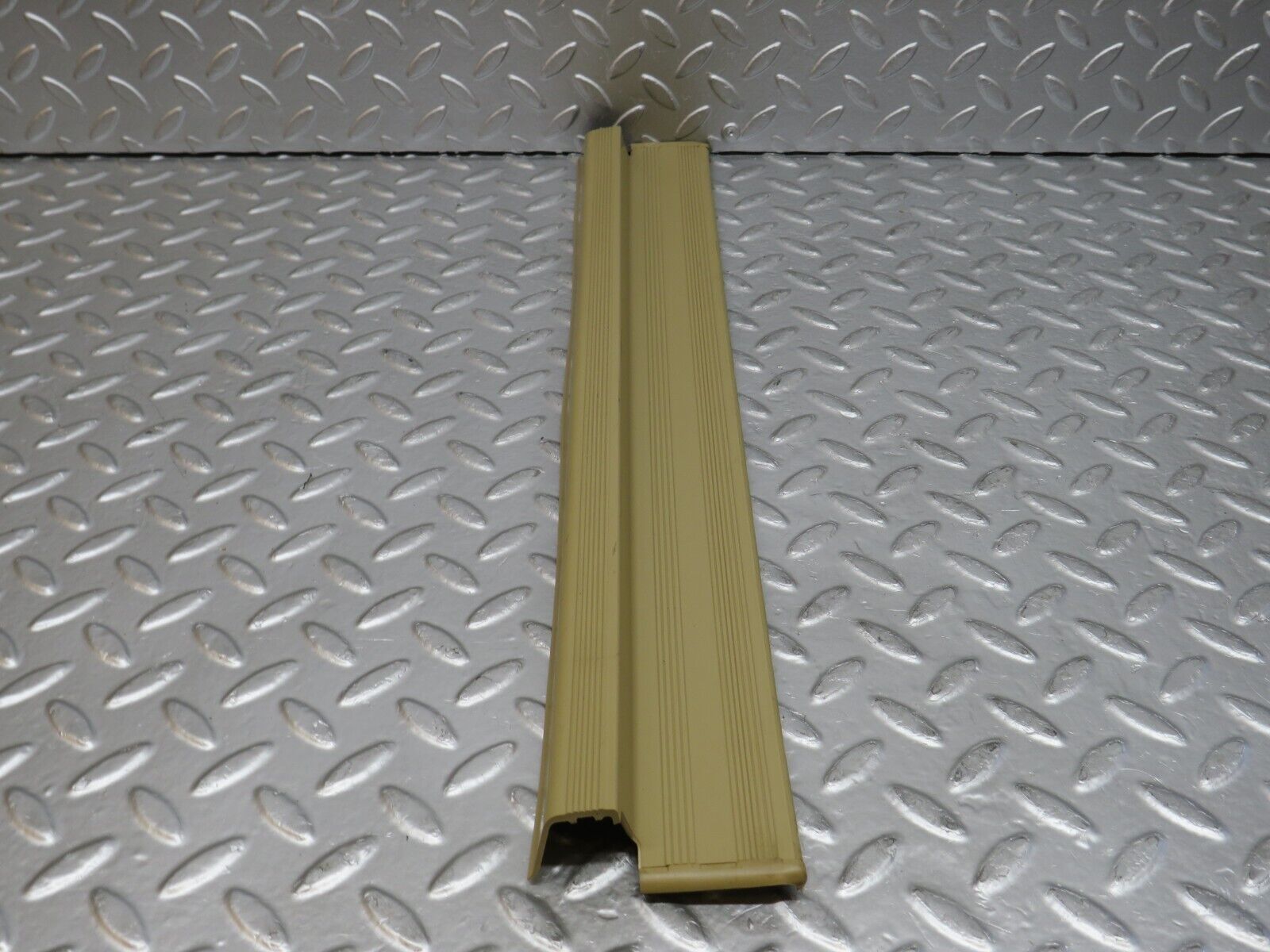 29281 Mercedes-Benz W124 230E Rear Left Door Sill Trim