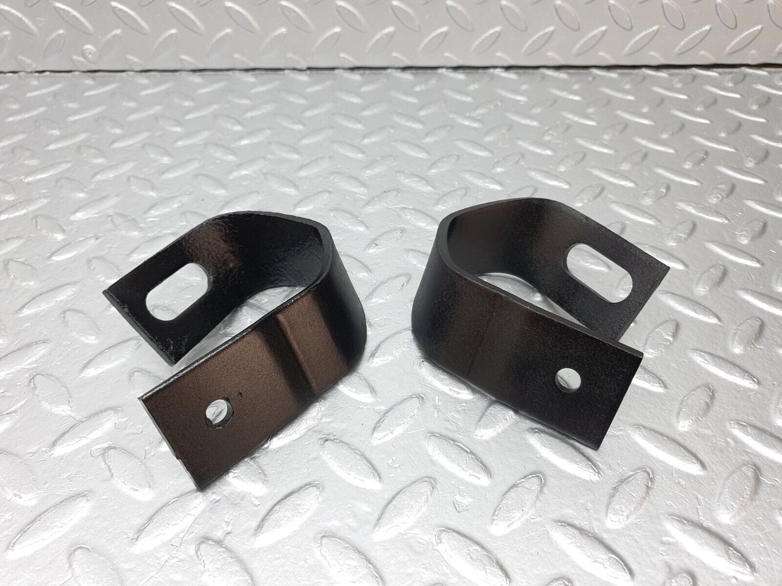 40837 Mercedes-Benz W123 300D Front Bumper Bracket