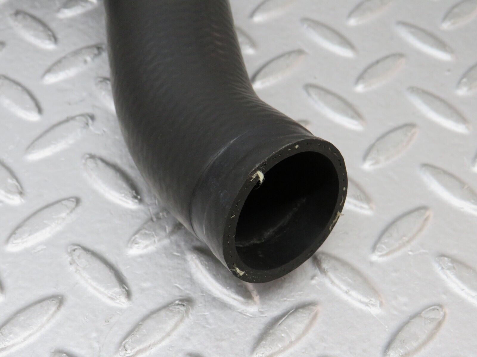 36284 Mercedes-Benz W126 420SE Radiator Hose Pipe 1265014782 1265014682