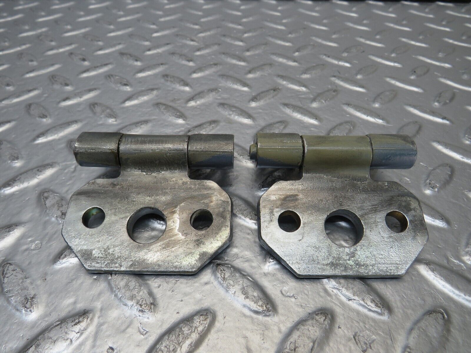 25298 Mercedes-Benz W201 190D Door Hinge Right