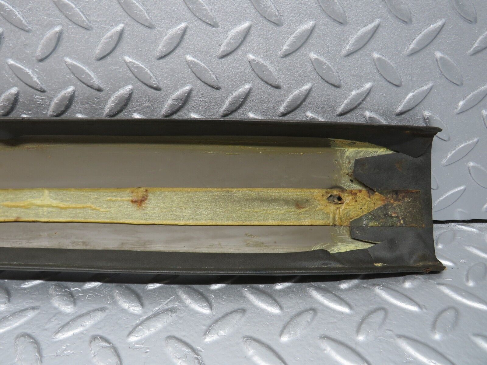 40240 Mercedes-Benz W110 230 B Pillar Cover Right Side