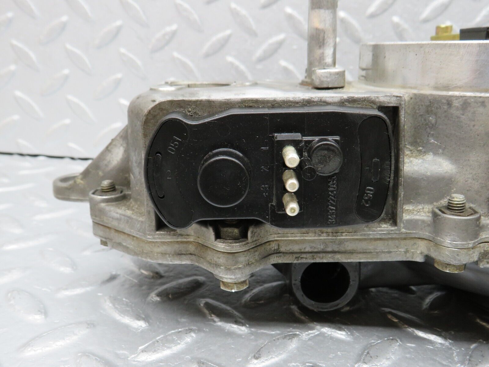 38812 Mercedes-Benz W201 190E 2.6L Air Flow Mass Meter Sensor Bosch 1031410090 0438121033 1031410345