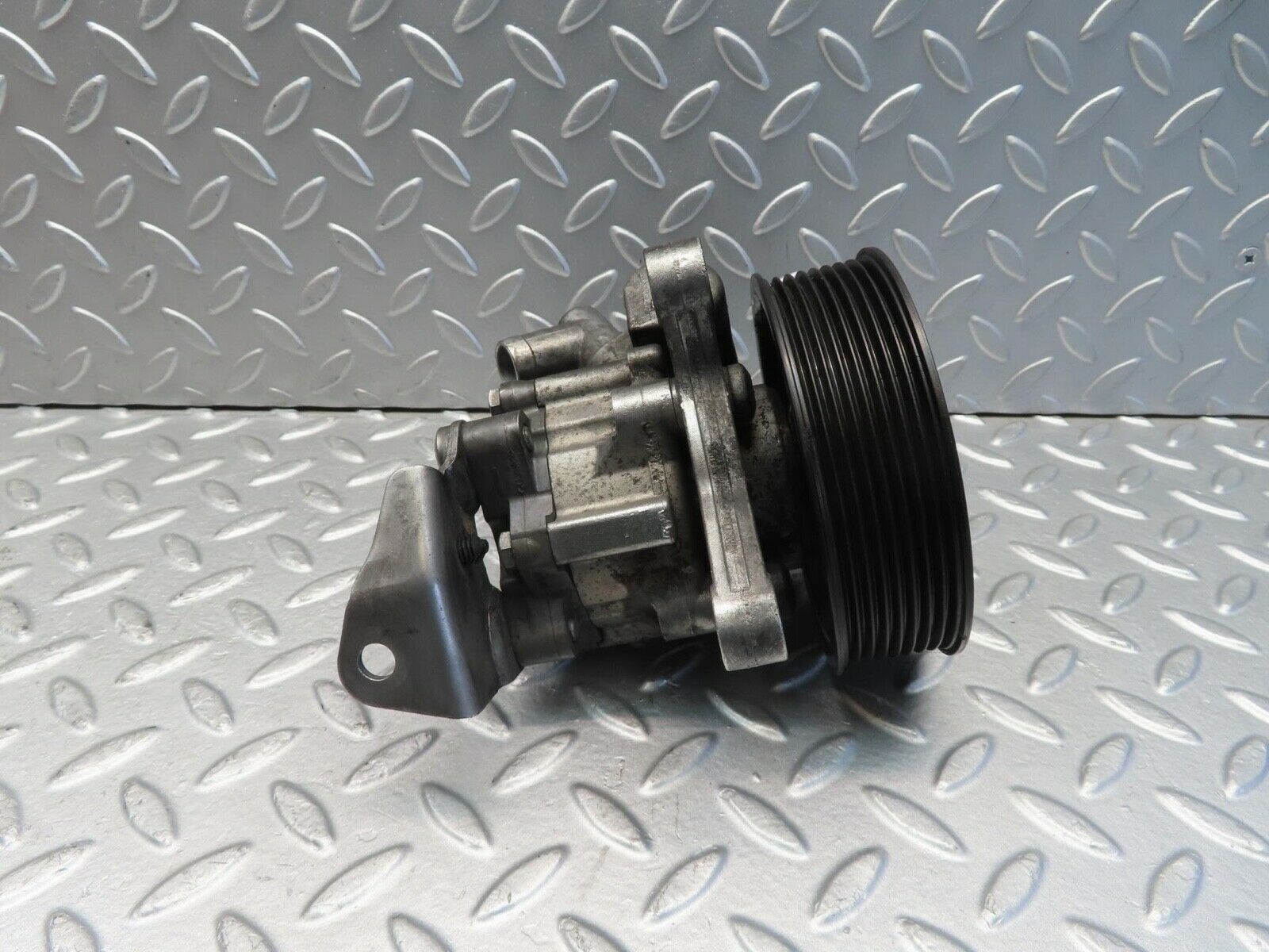 11298 Mercedes-Benz W221 S320 Power Steering Pump 0044669801