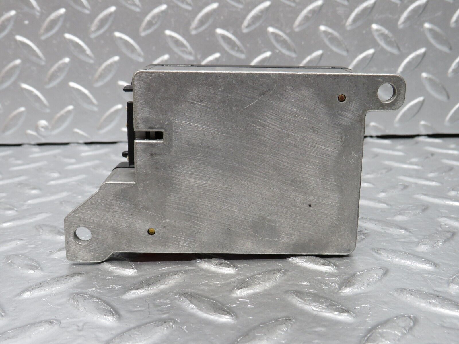 30411 Mercedes-Benz W124 230E Crash Sensor 0048201910 0285001060