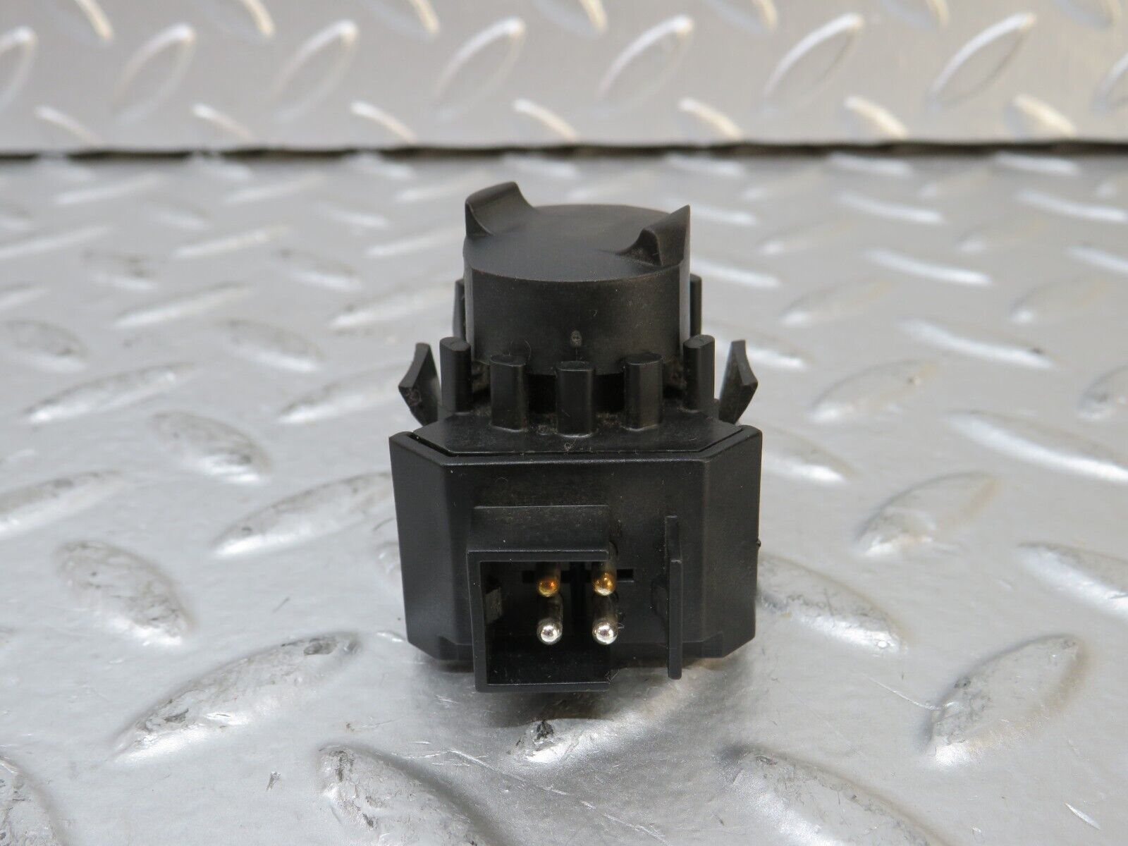 27550 Mercedes-Benz S124 300TE Wagon Kick Down Switch 0025452214