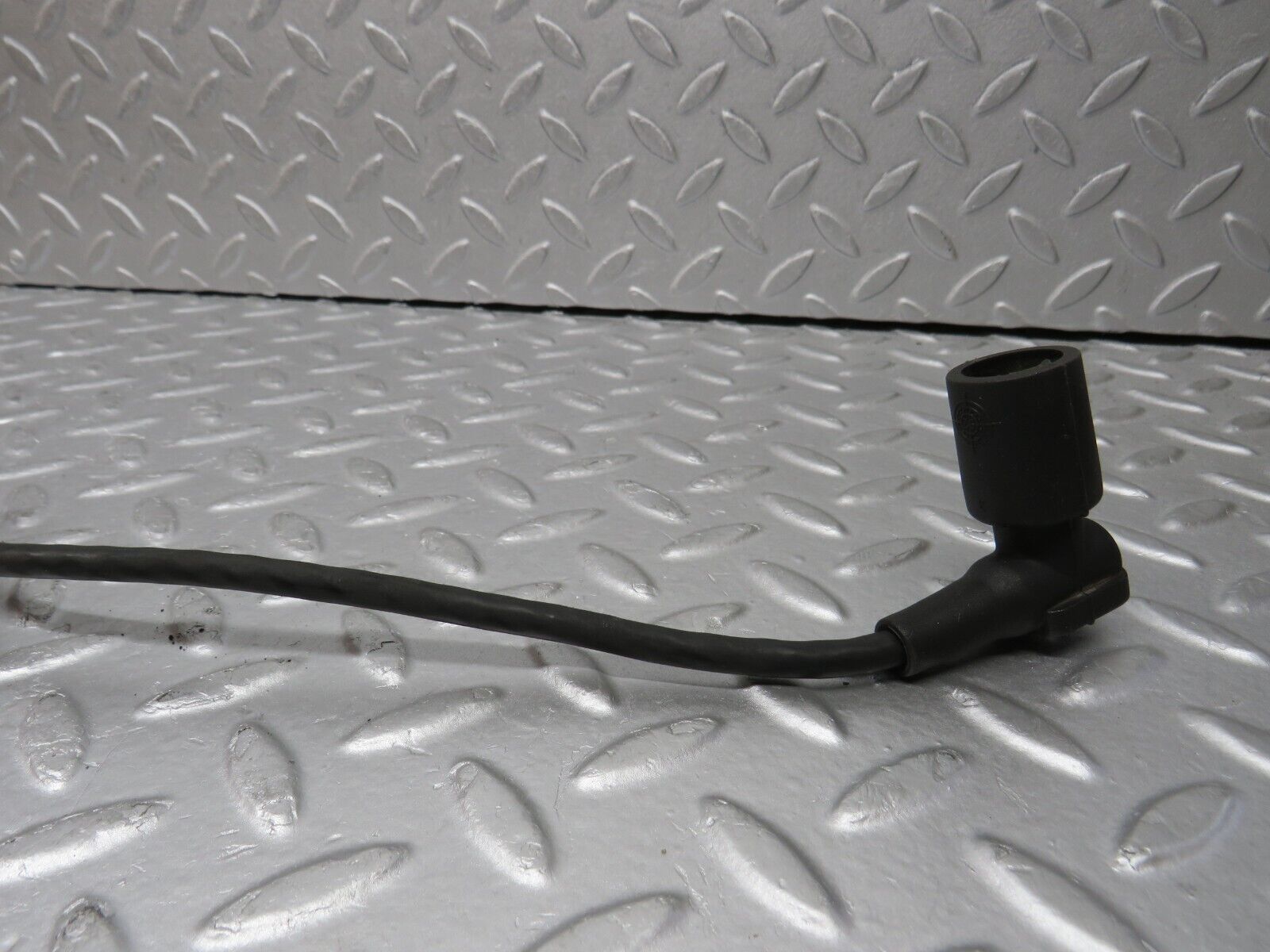 38098 Mercedes-Benz A124 320E Ignition Coil Lead 0001567210 0356250035 0001593442