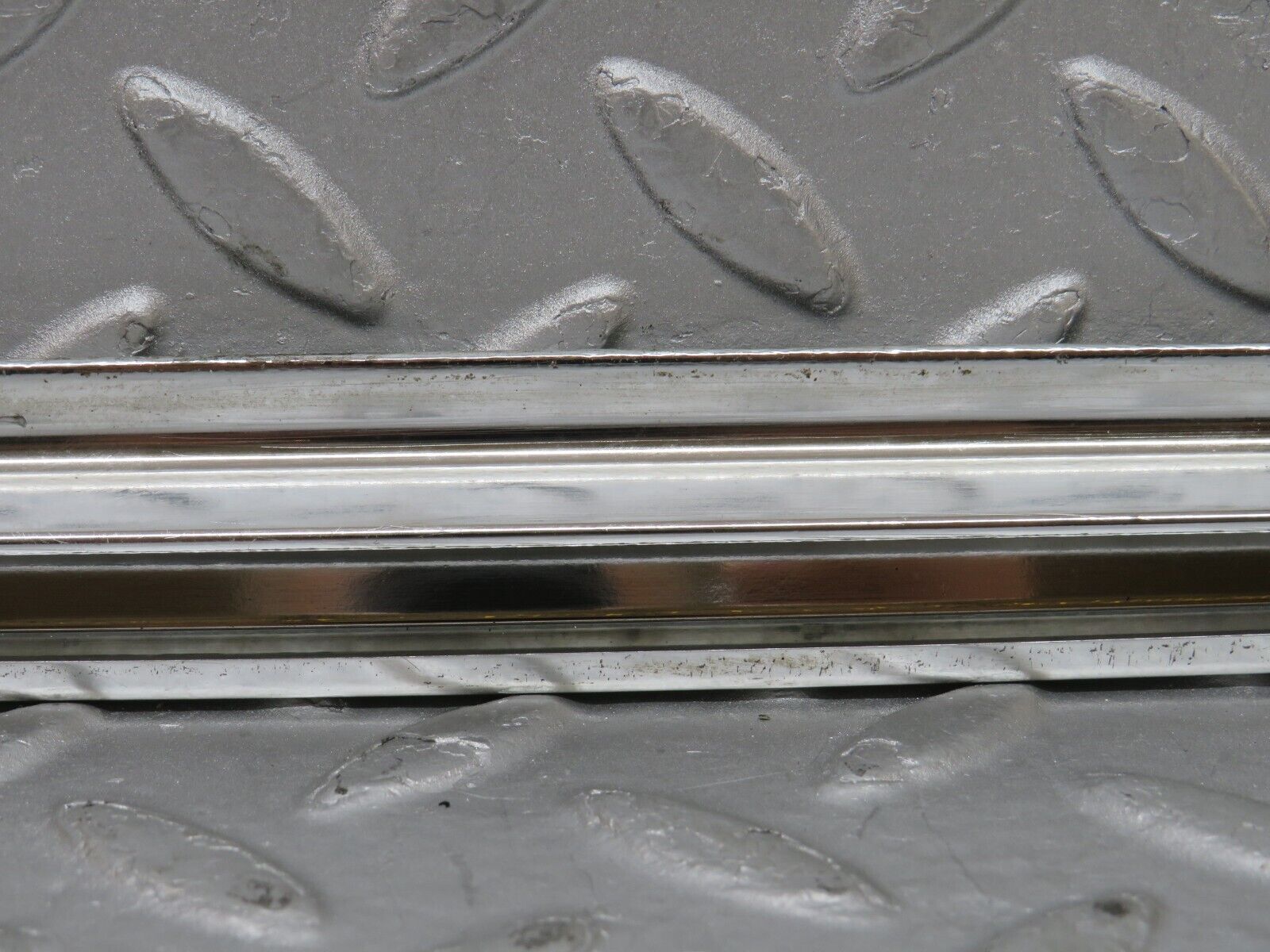 36292 Mercedes-Benz W126 420SE Front Right Door Chrome Moulding Trim