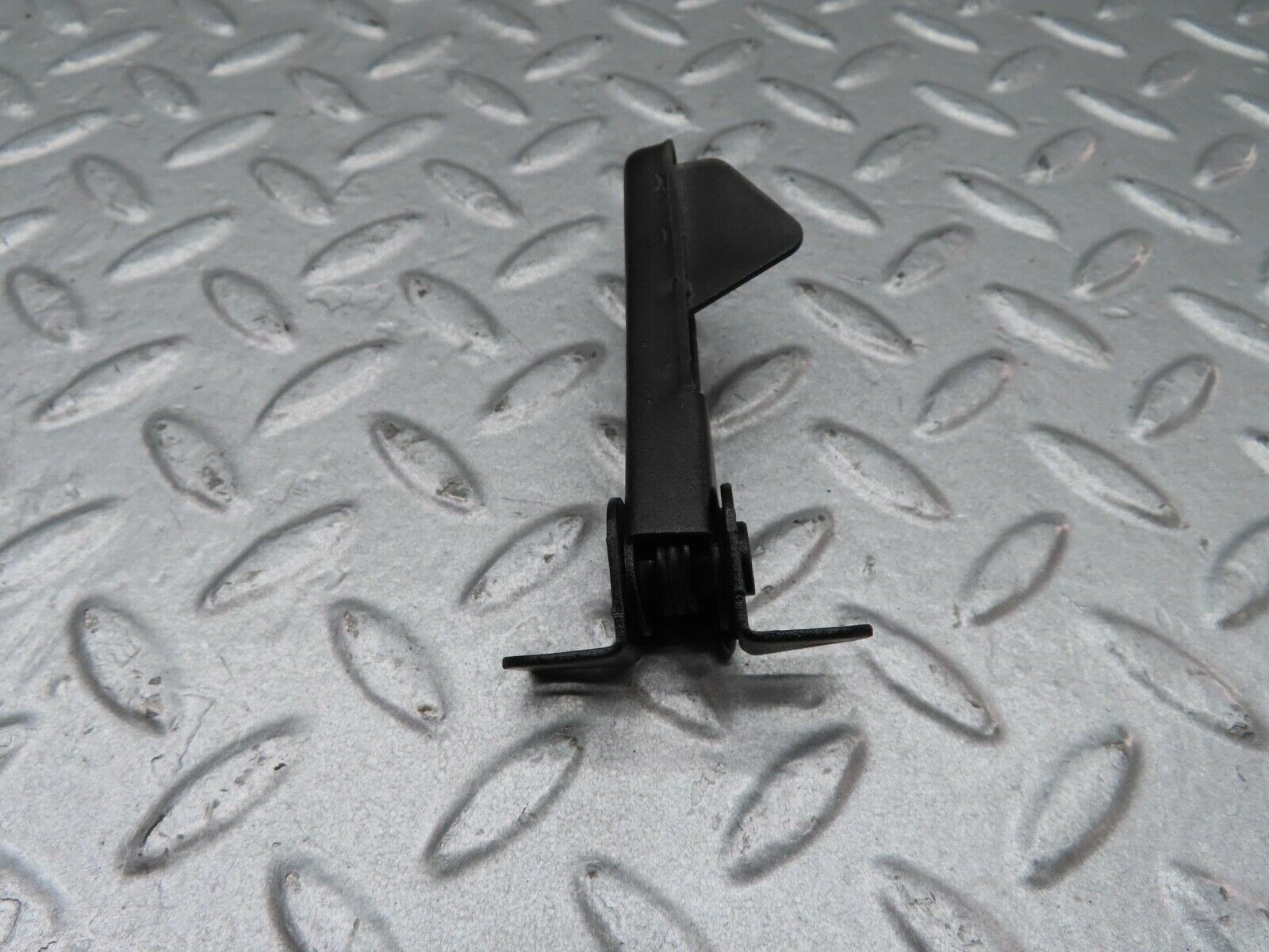 14293 Mercedes-Benz C107 280 SLC Bonnet Safety Latch