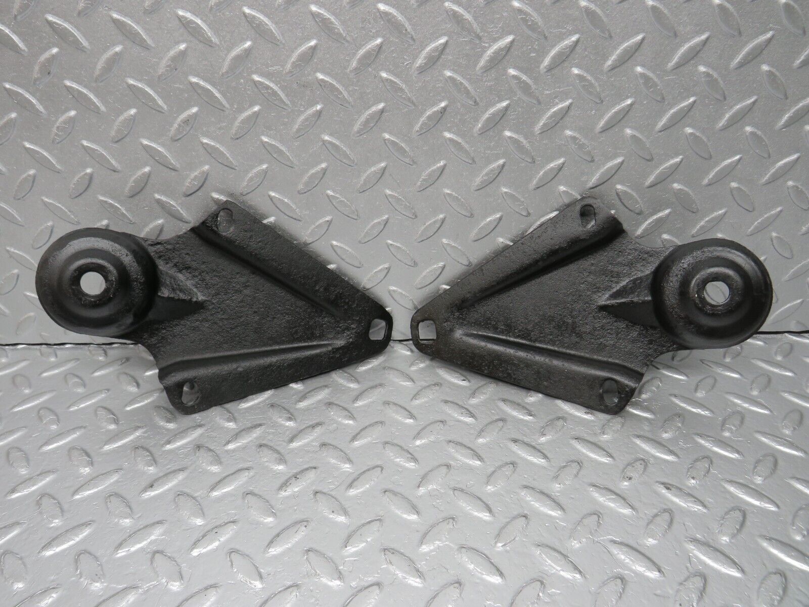 40377 Mercedes-Benz W110 230 Rear Suspension Axle Mounting Bracket