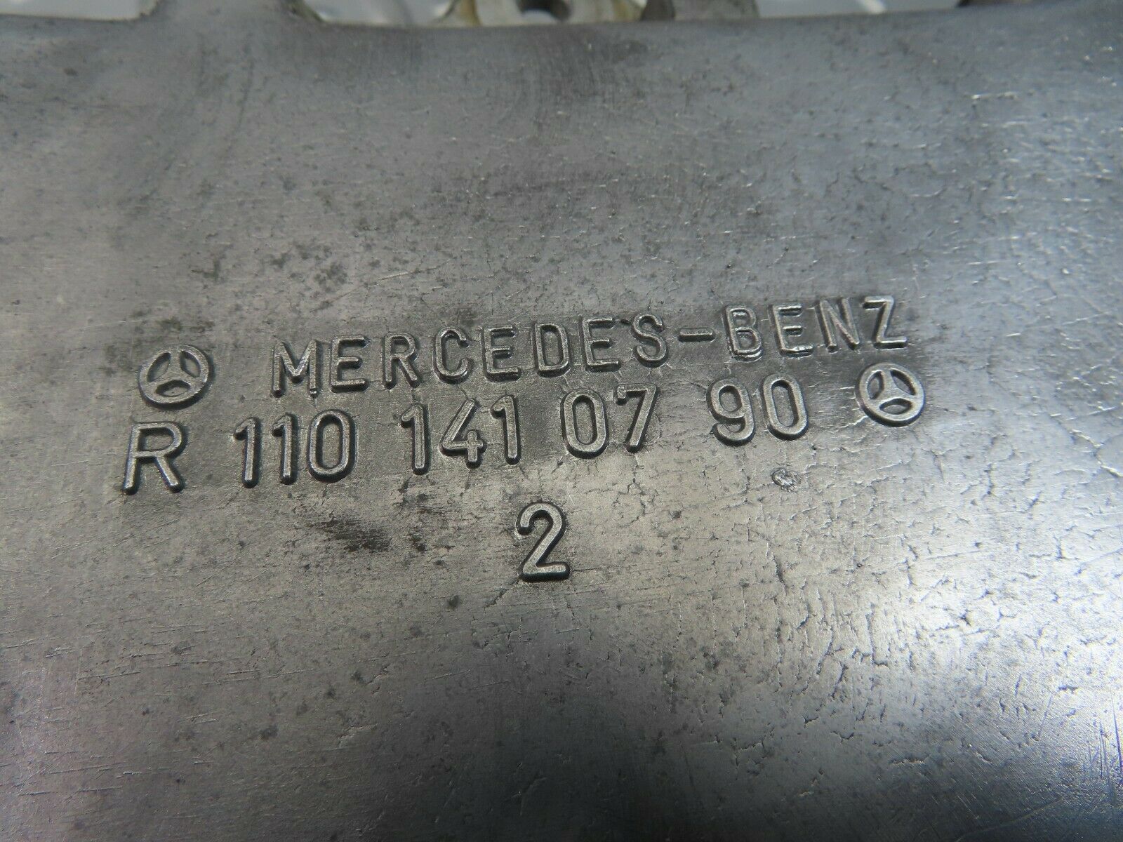 8818 Mercedes-Benz W123 Air Flow Mass Meter Sensor Bosch 0438120032