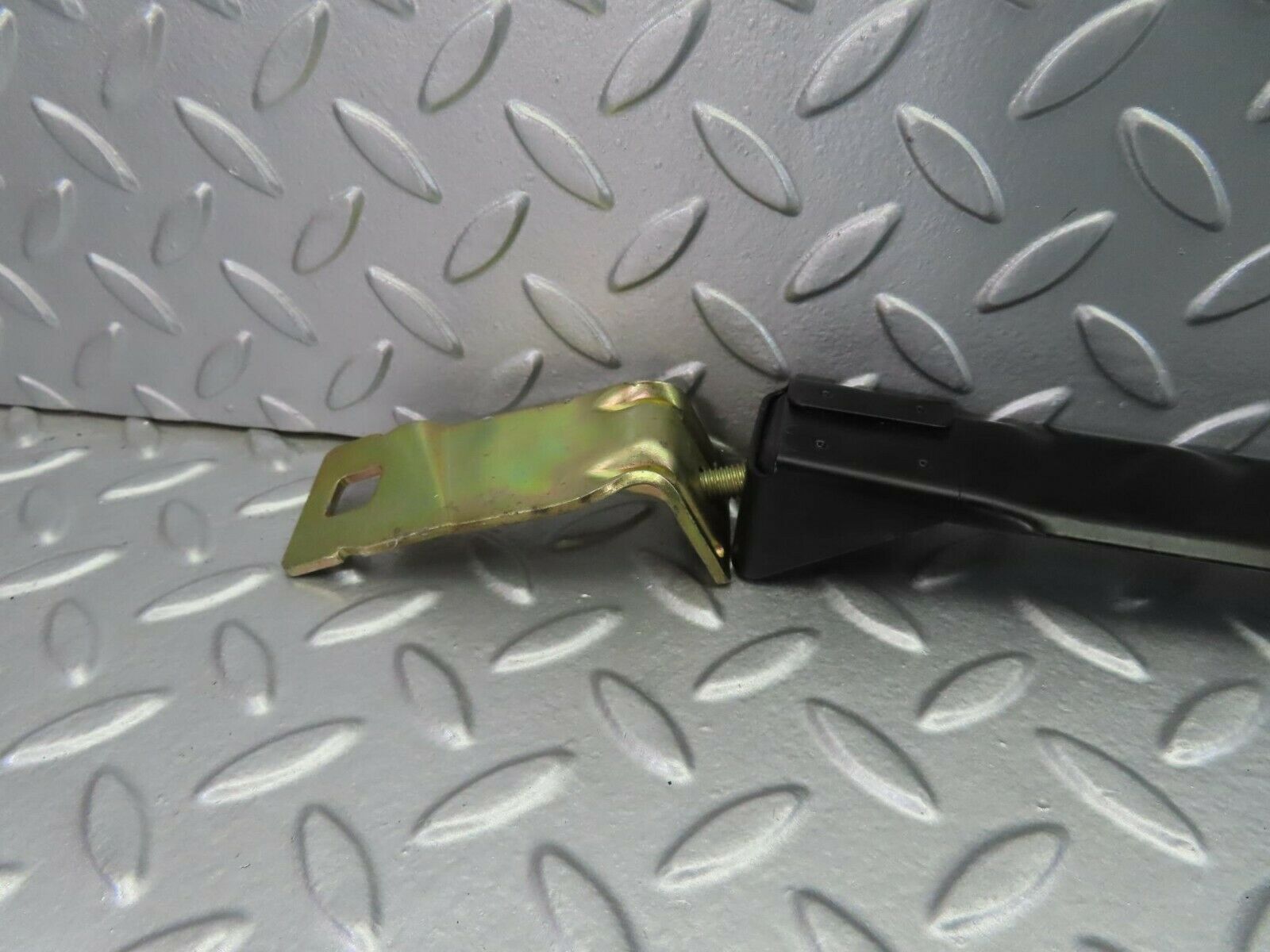 10657 Mercedes-Benz W201 190E Fuel Tank Tightening Strap 2014700040