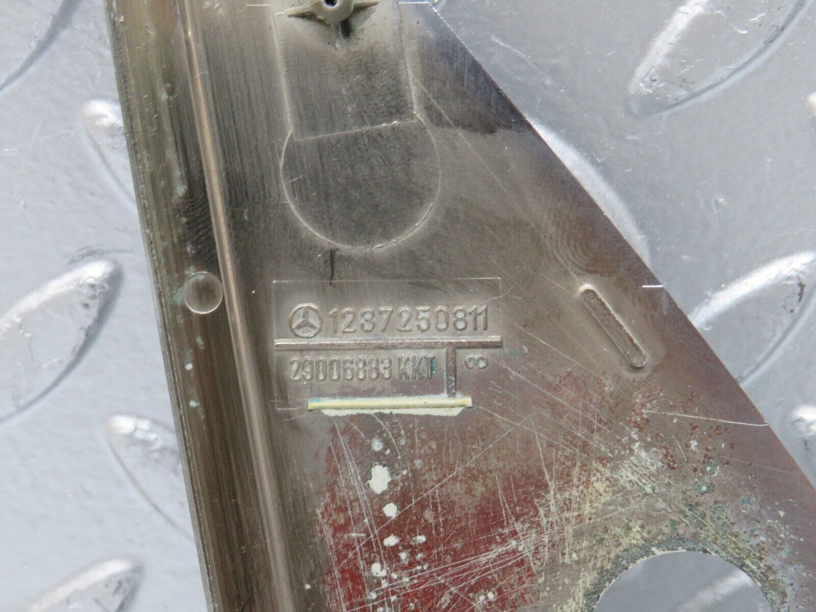 27968 Mercedes-Benz W123 280E Mirror Triangle Cover Right 1237250811