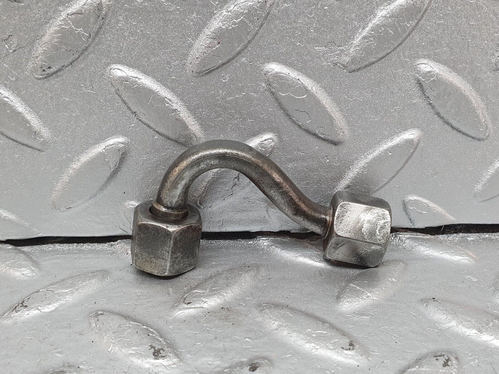 41251 Mercedes-Benz W126 300SE Fuel Line Pipe