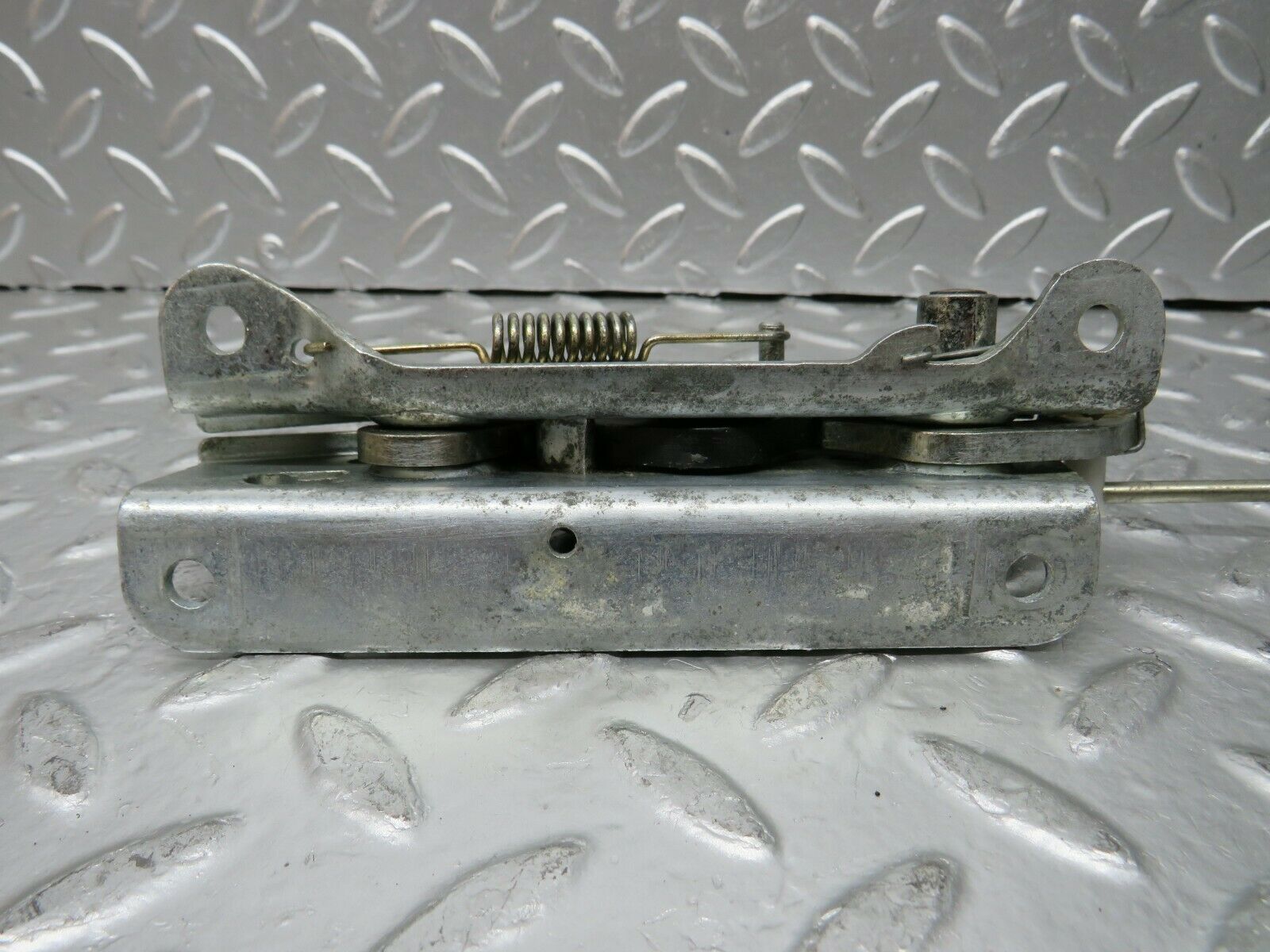 24263 Mercedes-Benz S124 220TE Wagon Rear Seat Bench Locking Mechanism Right