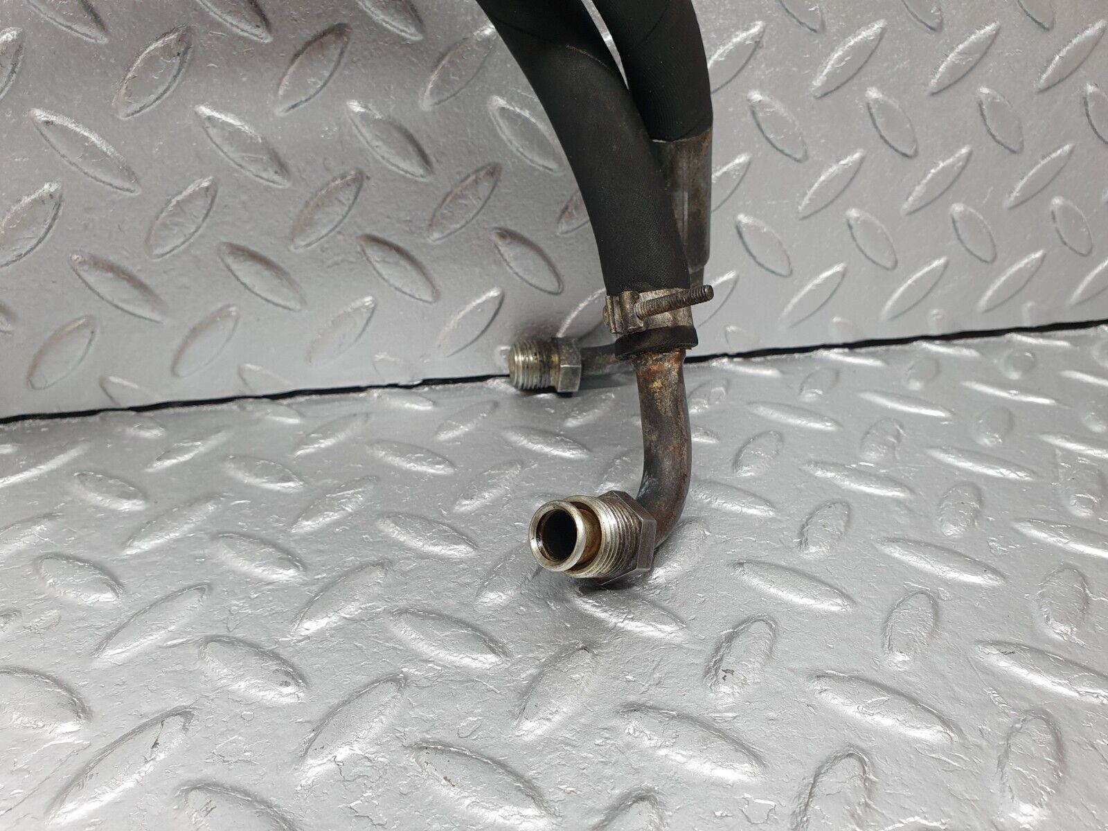 40817 Mercedes-Benz W123 300D Power Steering Oil Line Pipe