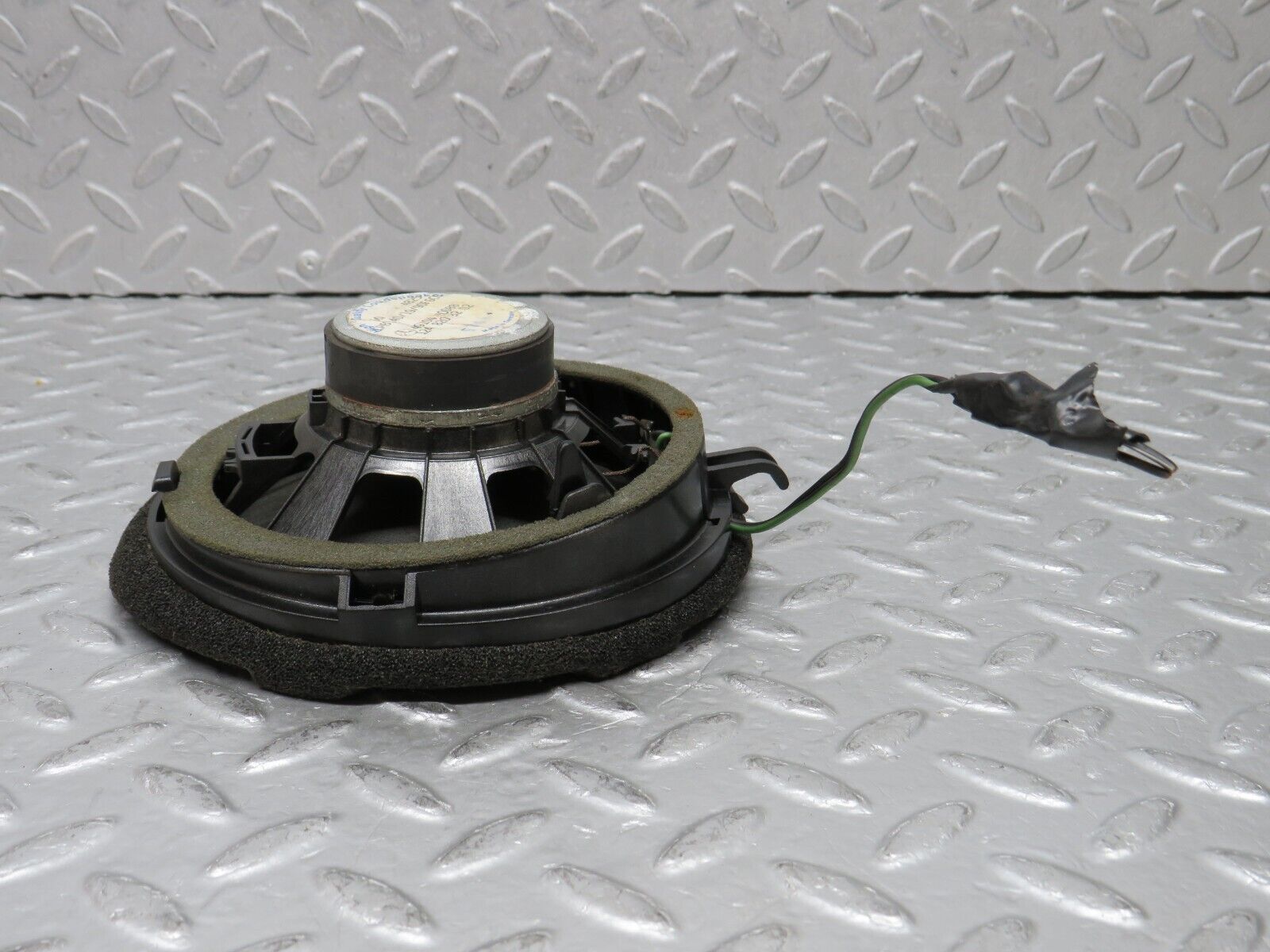 37864 Mercedes-Benz A124 320E Cabriolet Rear Right Door Speaker 1248203202