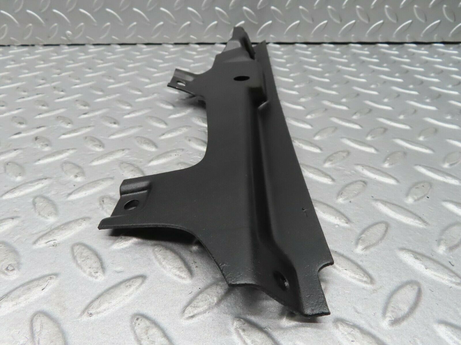 16657 Mercedes-Benz C107 380SLC Rear Right Inner Window Seal Holder Bracket