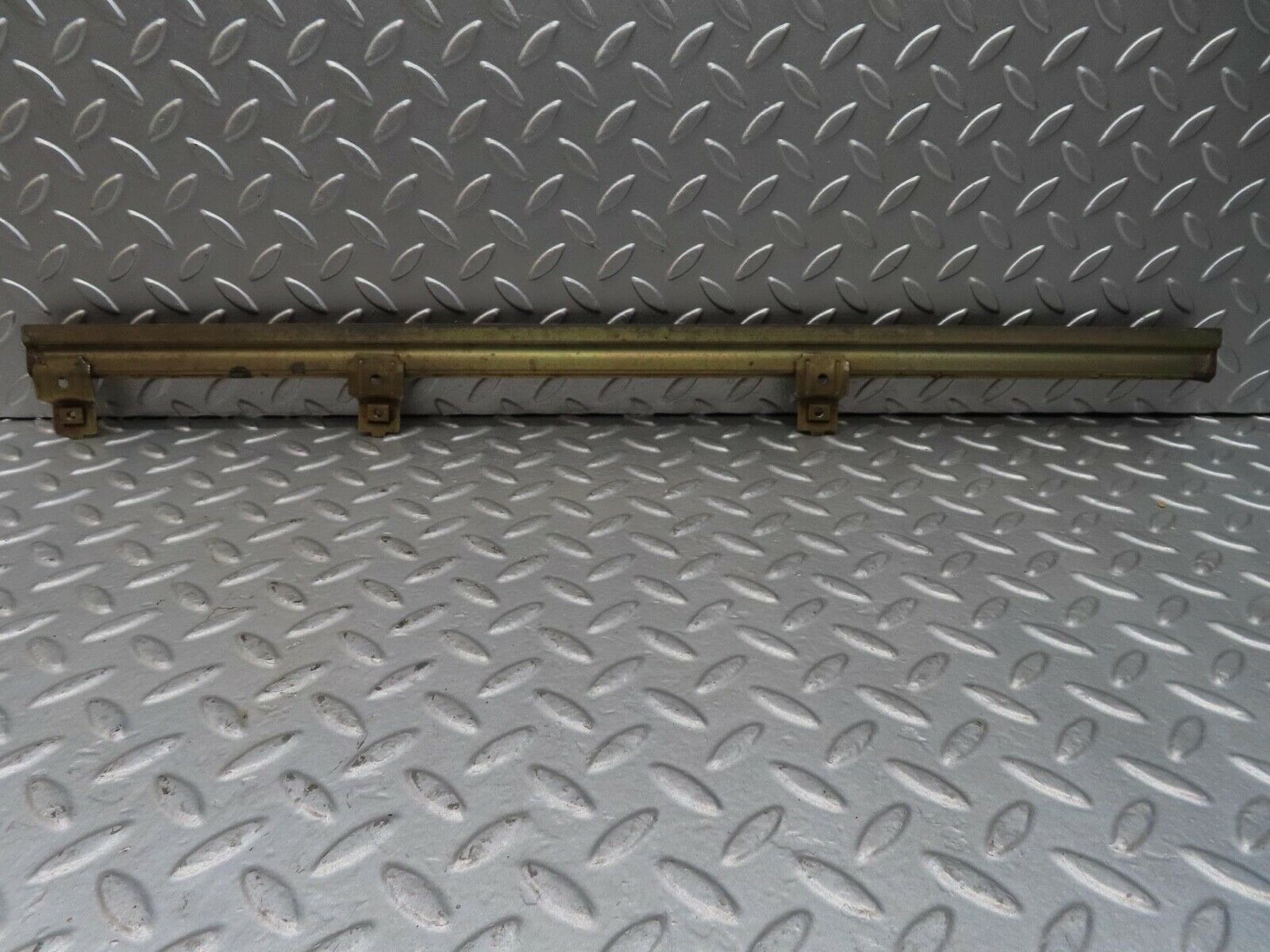 1110 Mercedes-Benz C123 230CE Coupe Front Right Door Window Bottom Rail