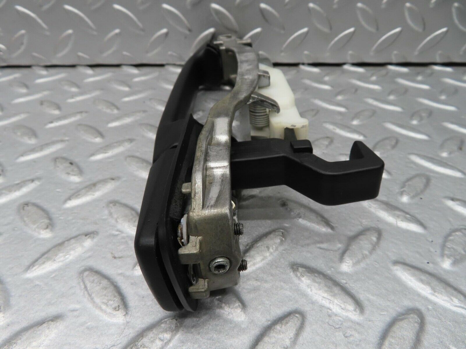 16519 Mercedes-Benz W124 260E Rear Left Exterior Door Handle