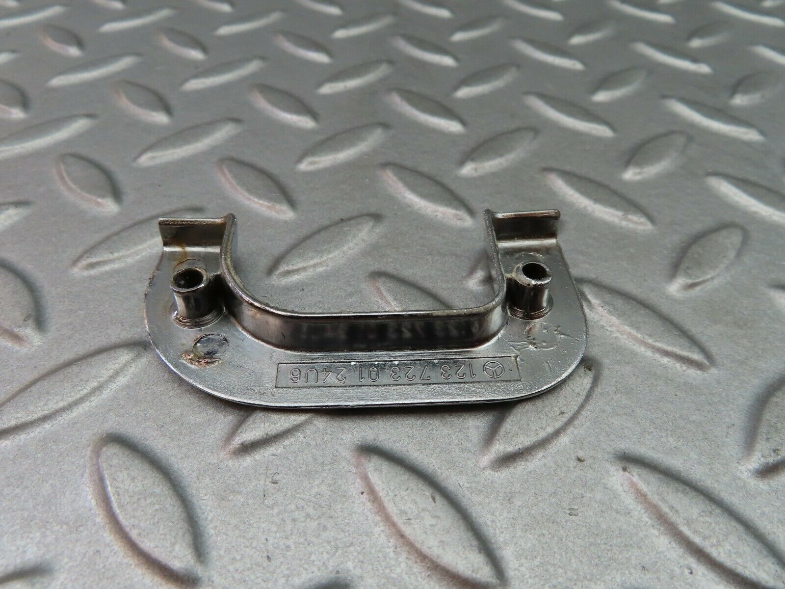 6071 Mercedes-Benz W126 380SE Left Interior Chrome Door Latch Trim 1237230124