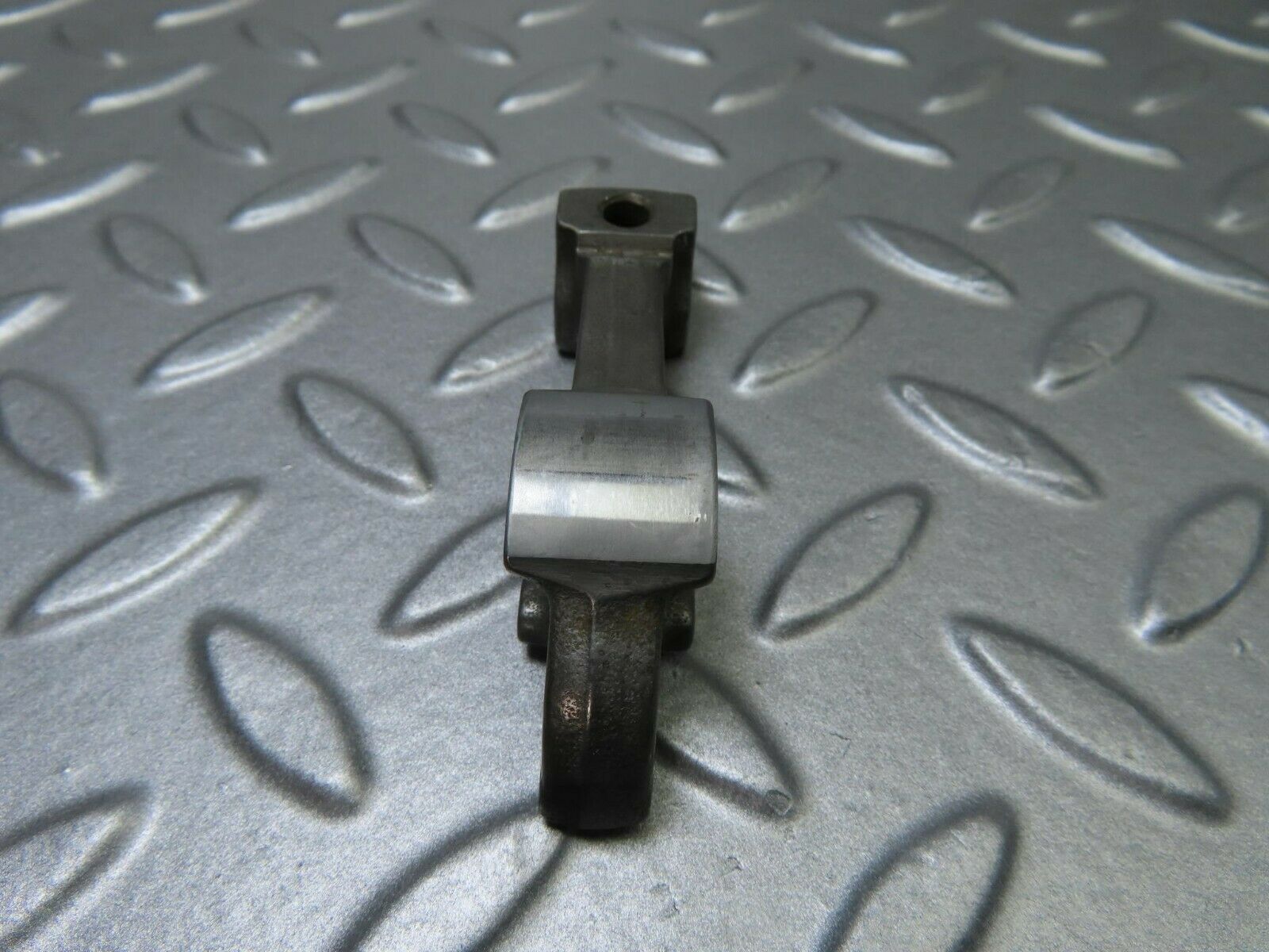 9130 Mercedes-Benz W108 Valve Rocker Arm With Retaining Spring