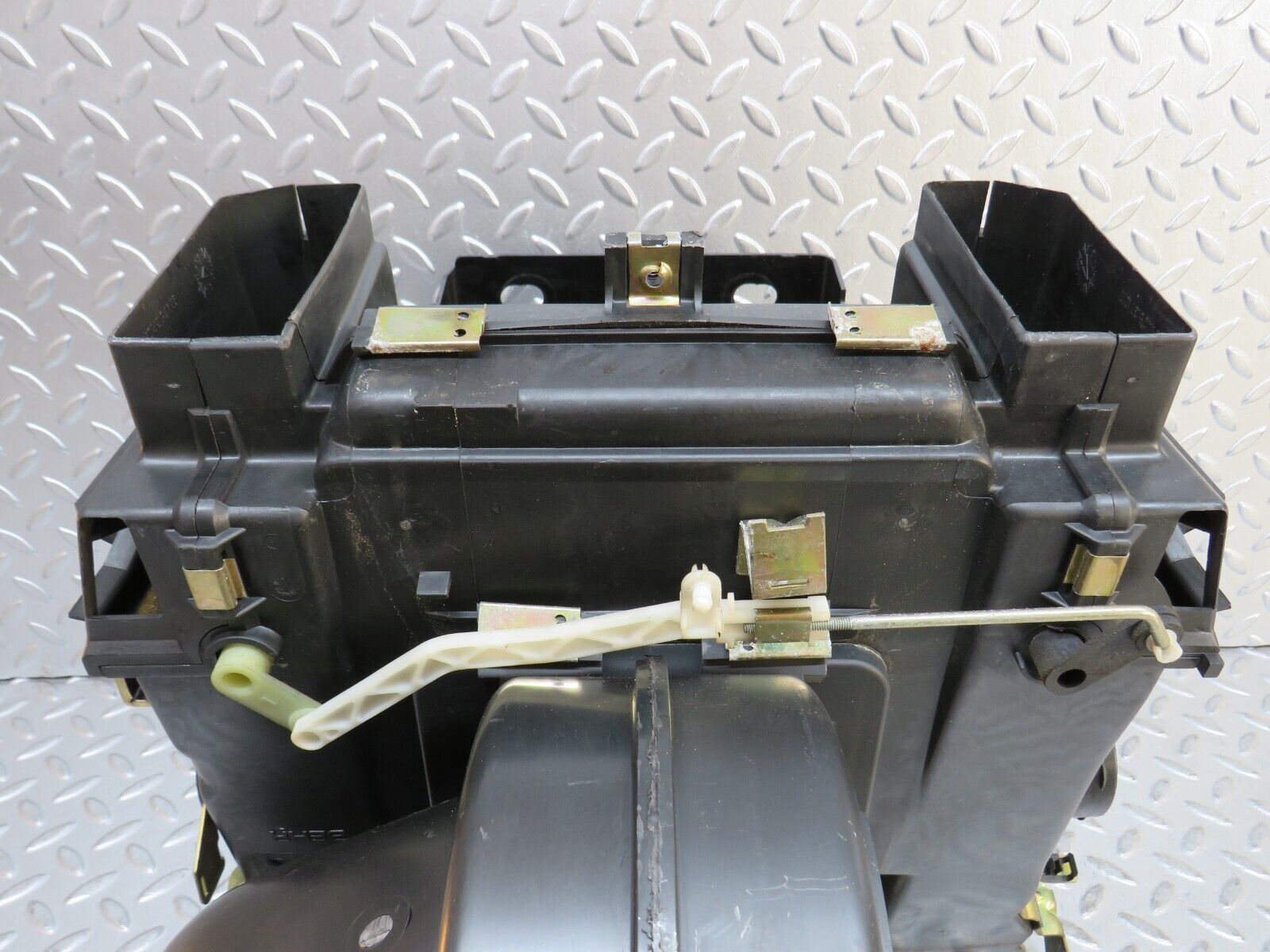 28411 Mercedes-Benz S123 240D Wagon Heater Box Blower Housing Behr 1238300508