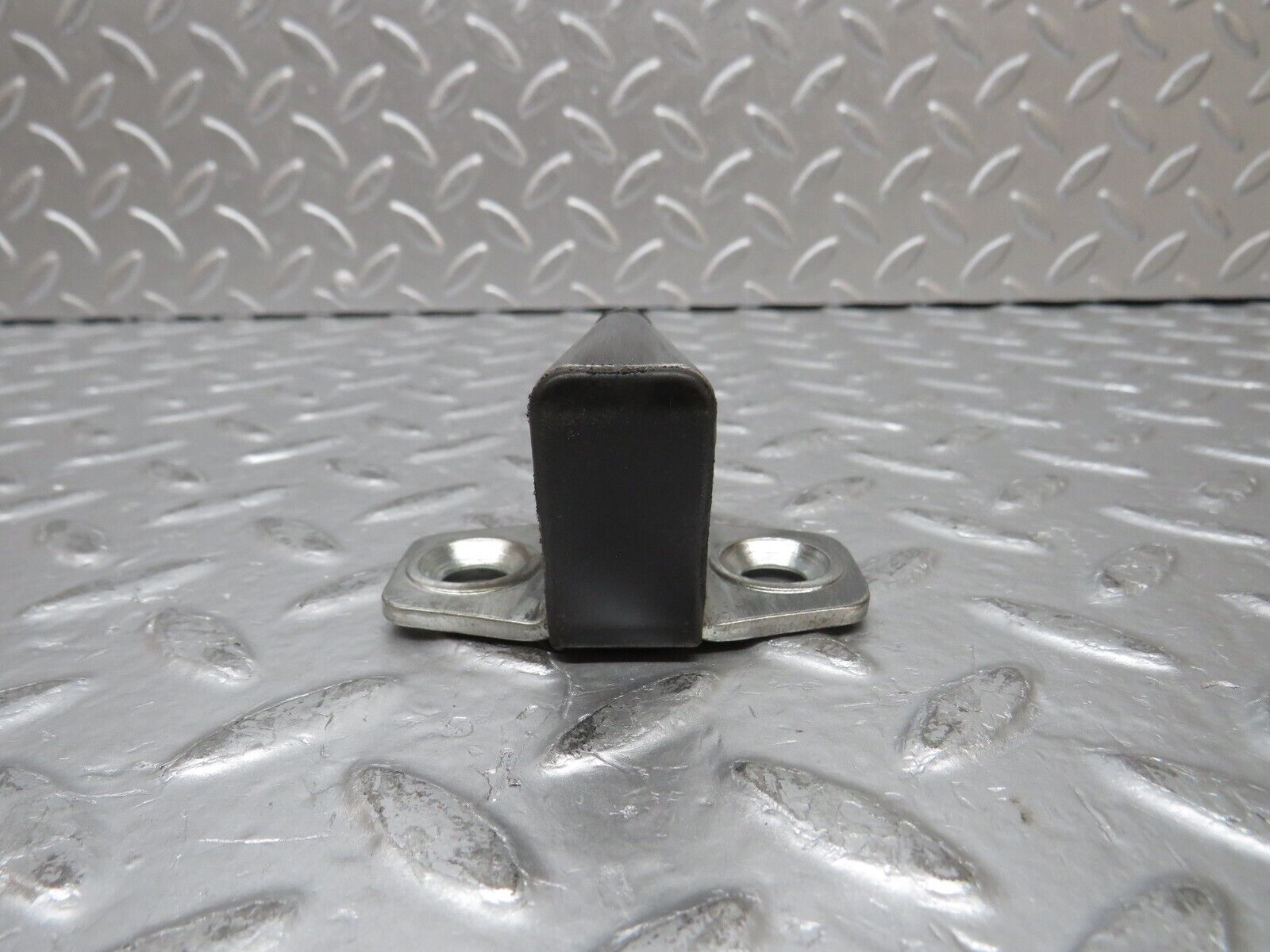 31773 Mercedes-Benz W201 190LE 1.8L Door Lock Latch