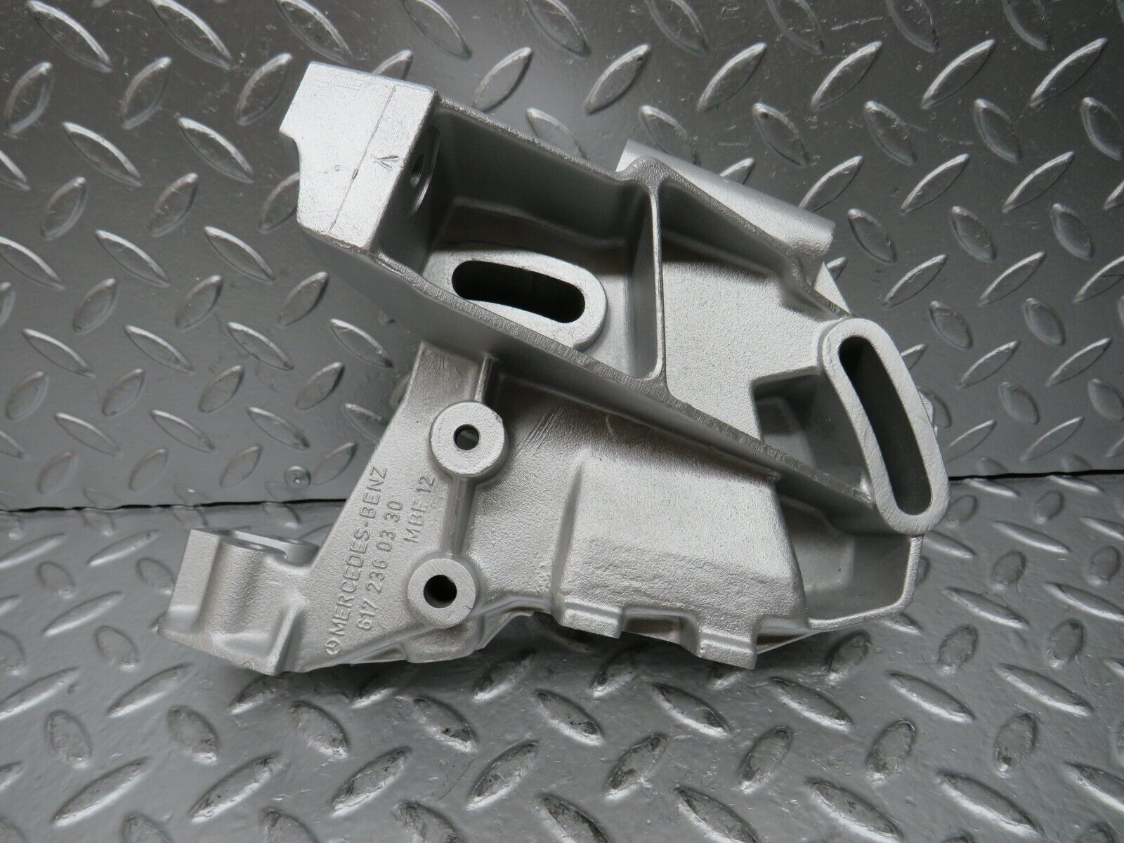 26825 Mercedes-Benz W123 240D Power Steering Pump Bracket 6172360330