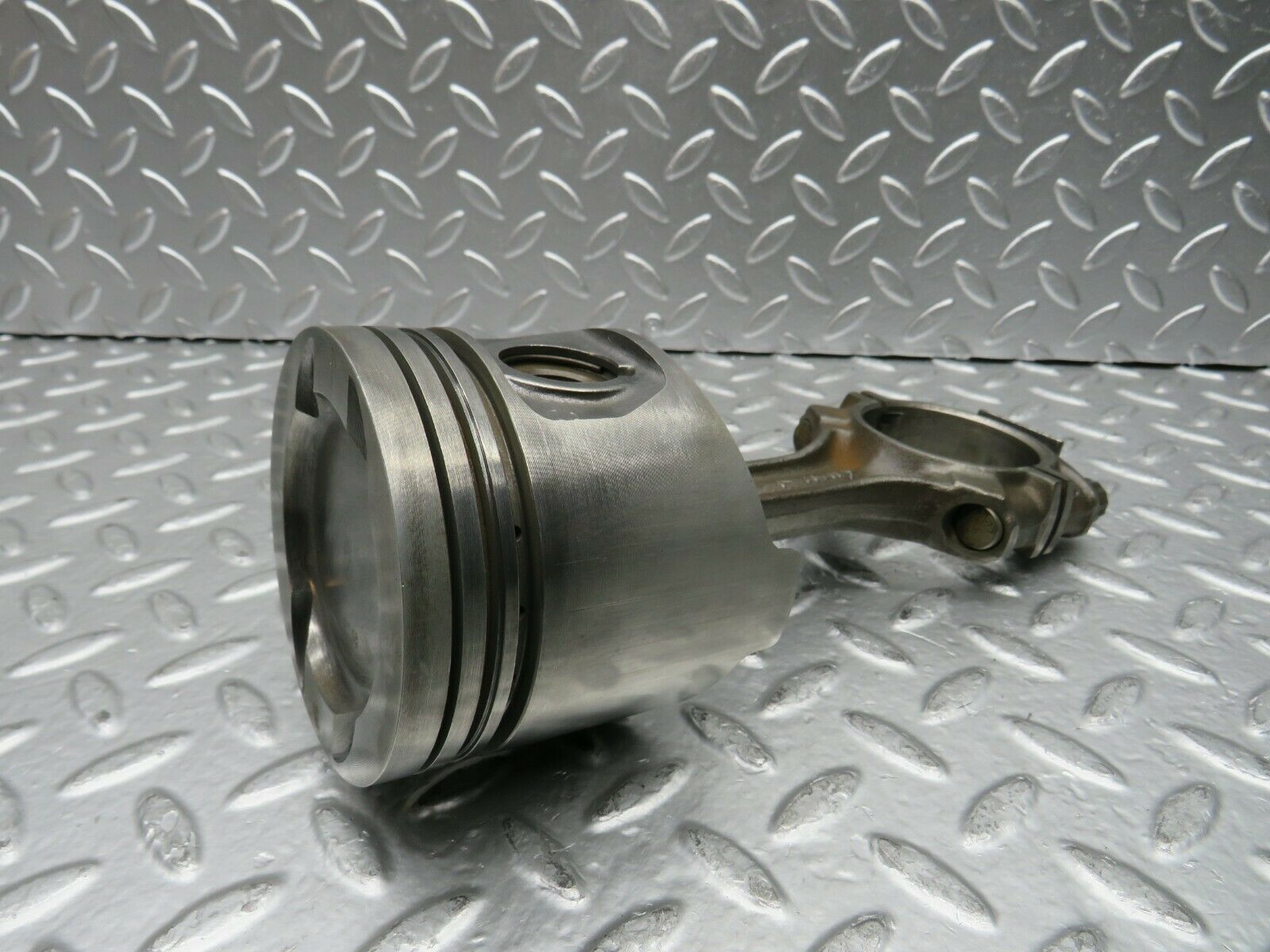 22800 Mercedes-Benz C107 450SLC Coupe Piston With Connecting Rod 92.48 mm
